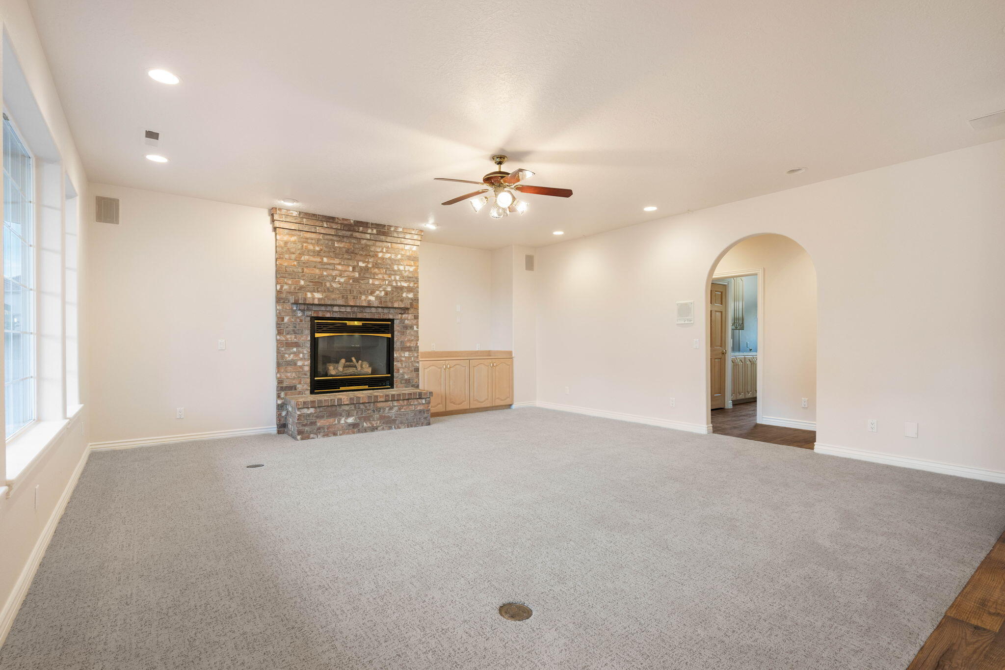 EAGLE RIDGE - Residential