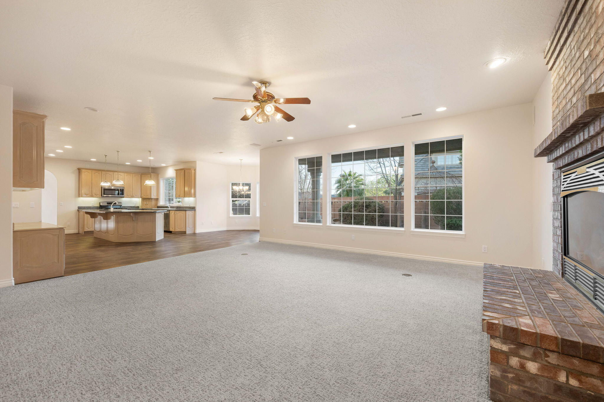 EAGLE RIDGE - Residential