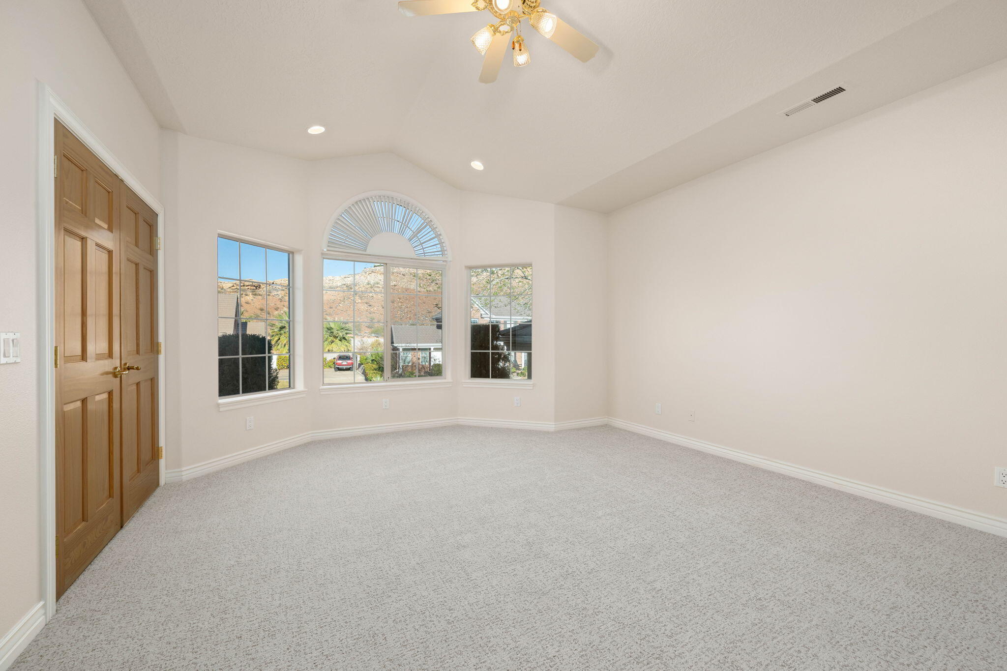 EAGLE RIDGE - Residential