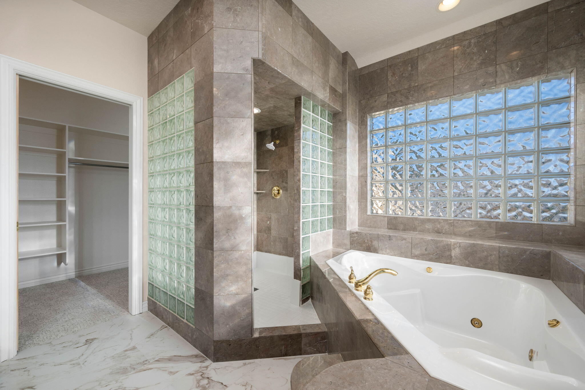 EAGLE RIDGE - Residential