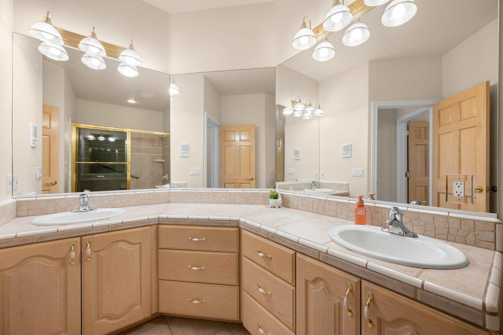 EAGLE RIDGE - Residential