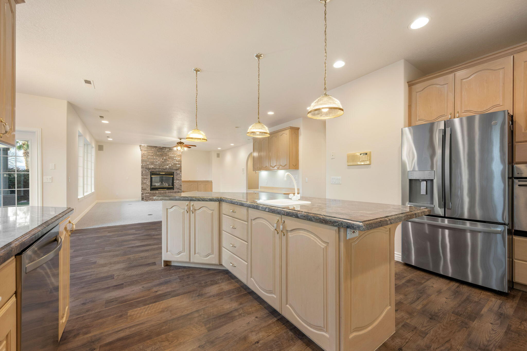 EAGLE RIDGE - Residential