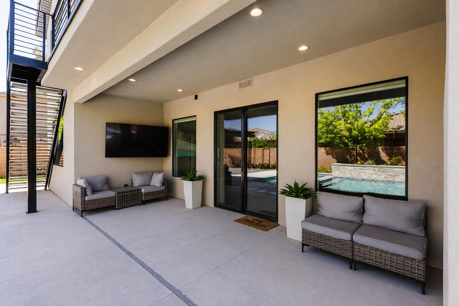 TONAQUINT TERRACE - Residential