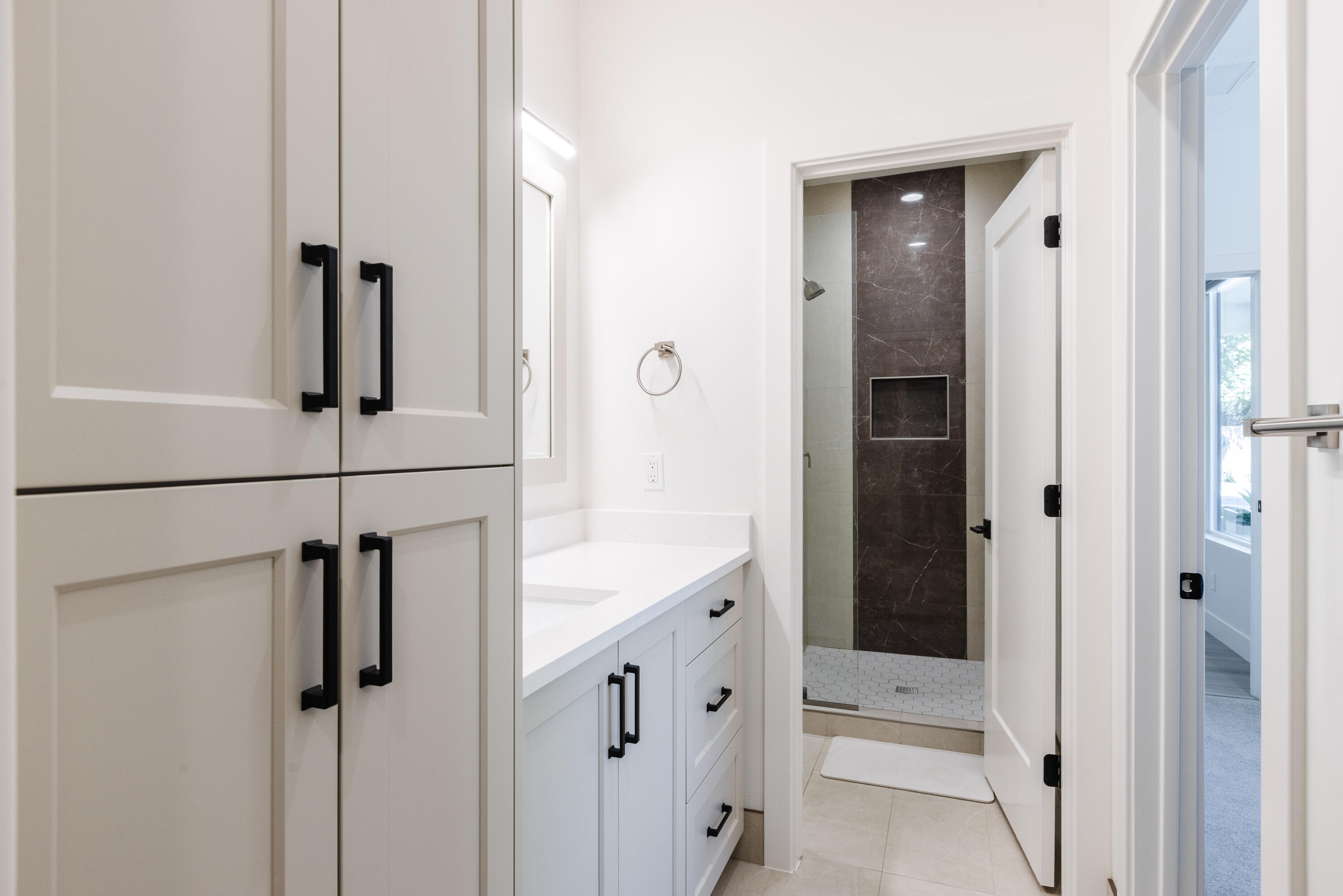 TONAQUINT TERRACE - Residential