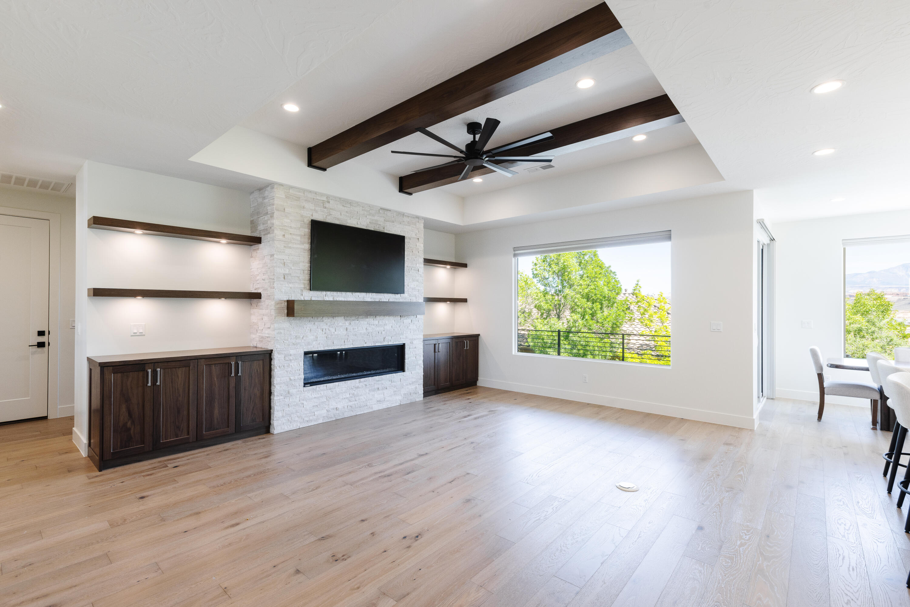 TONAQUINT TERRACE - Residential