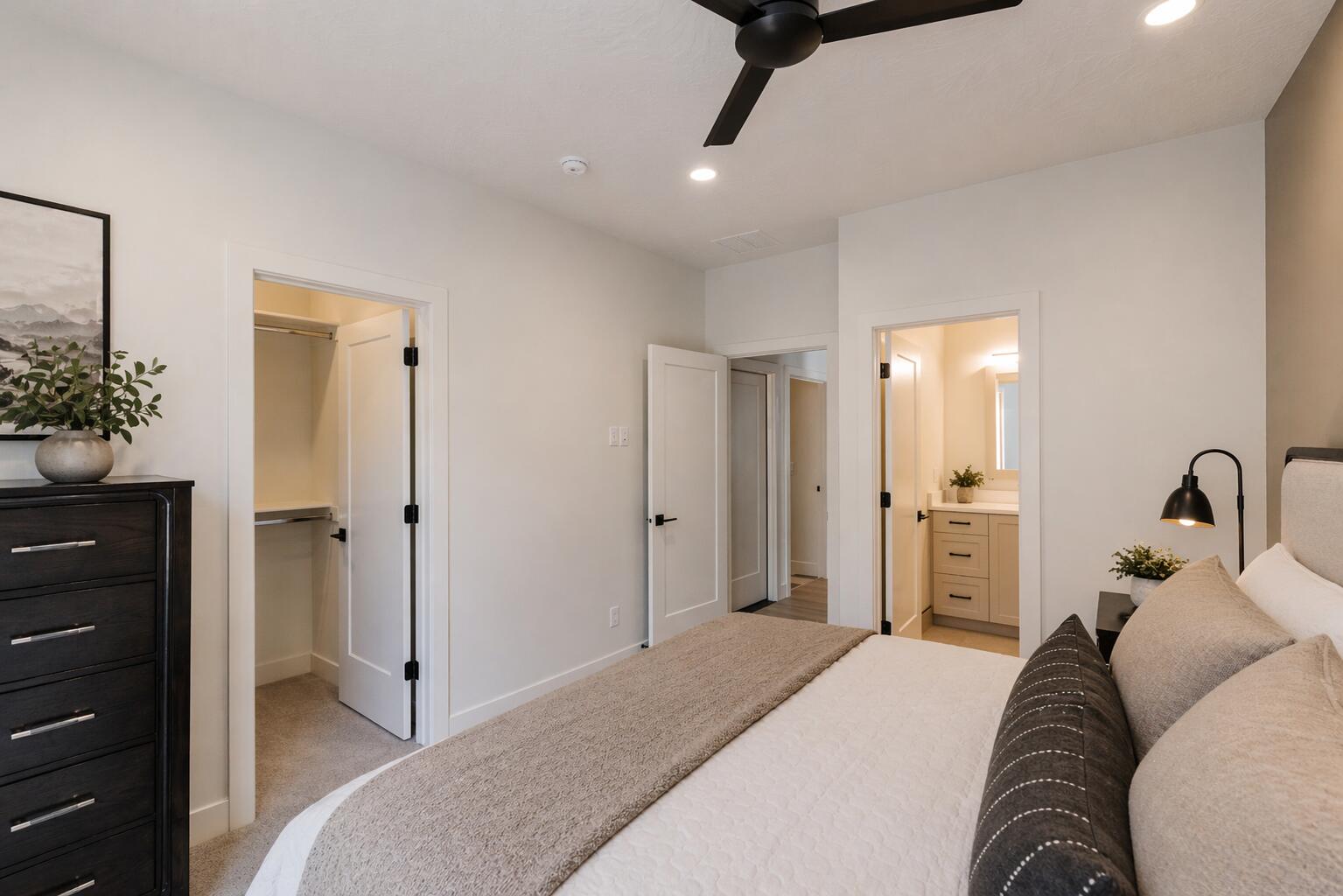 TONAQUINT TERRACE - Residential