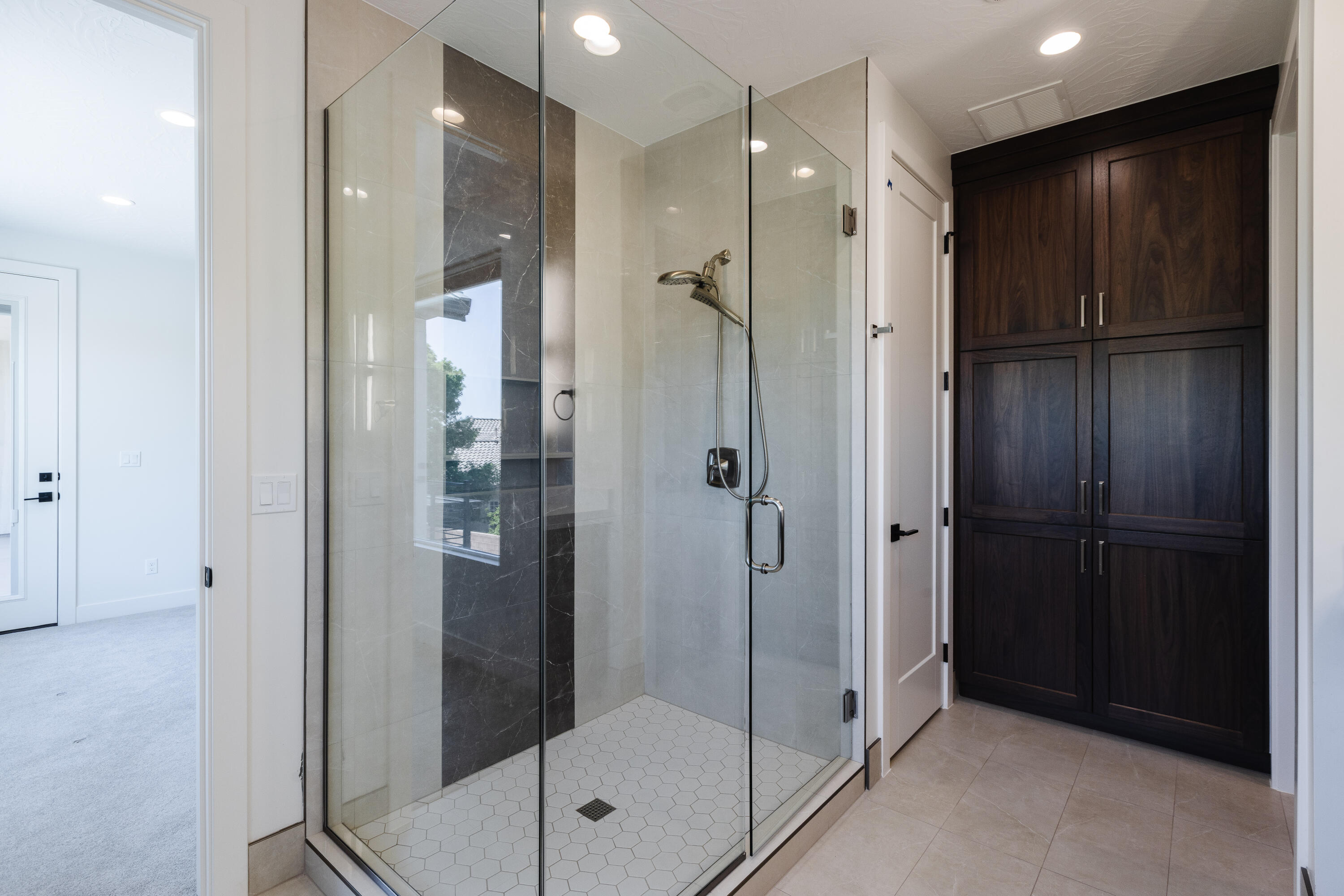 TONAQUINT TERRACE - Residential