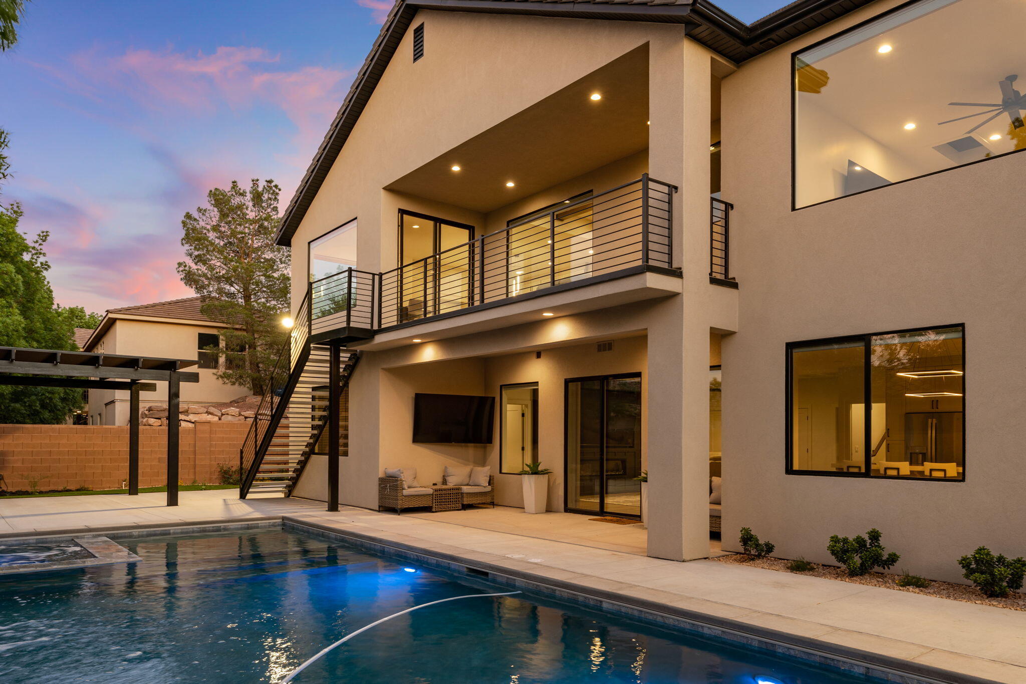 TONAQUINT TERRACE - Residential