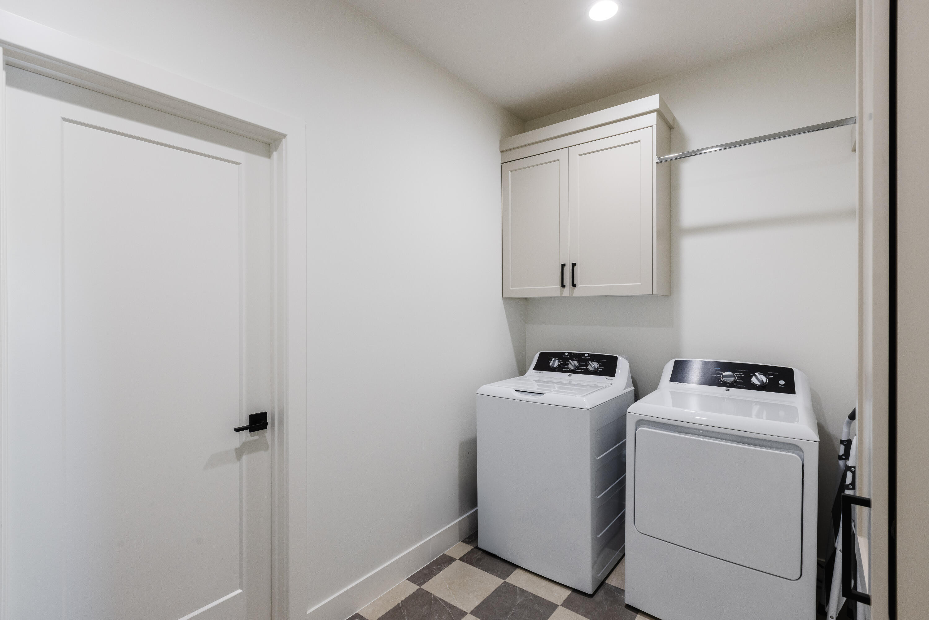 TONAQUINT TERRACE - Residential