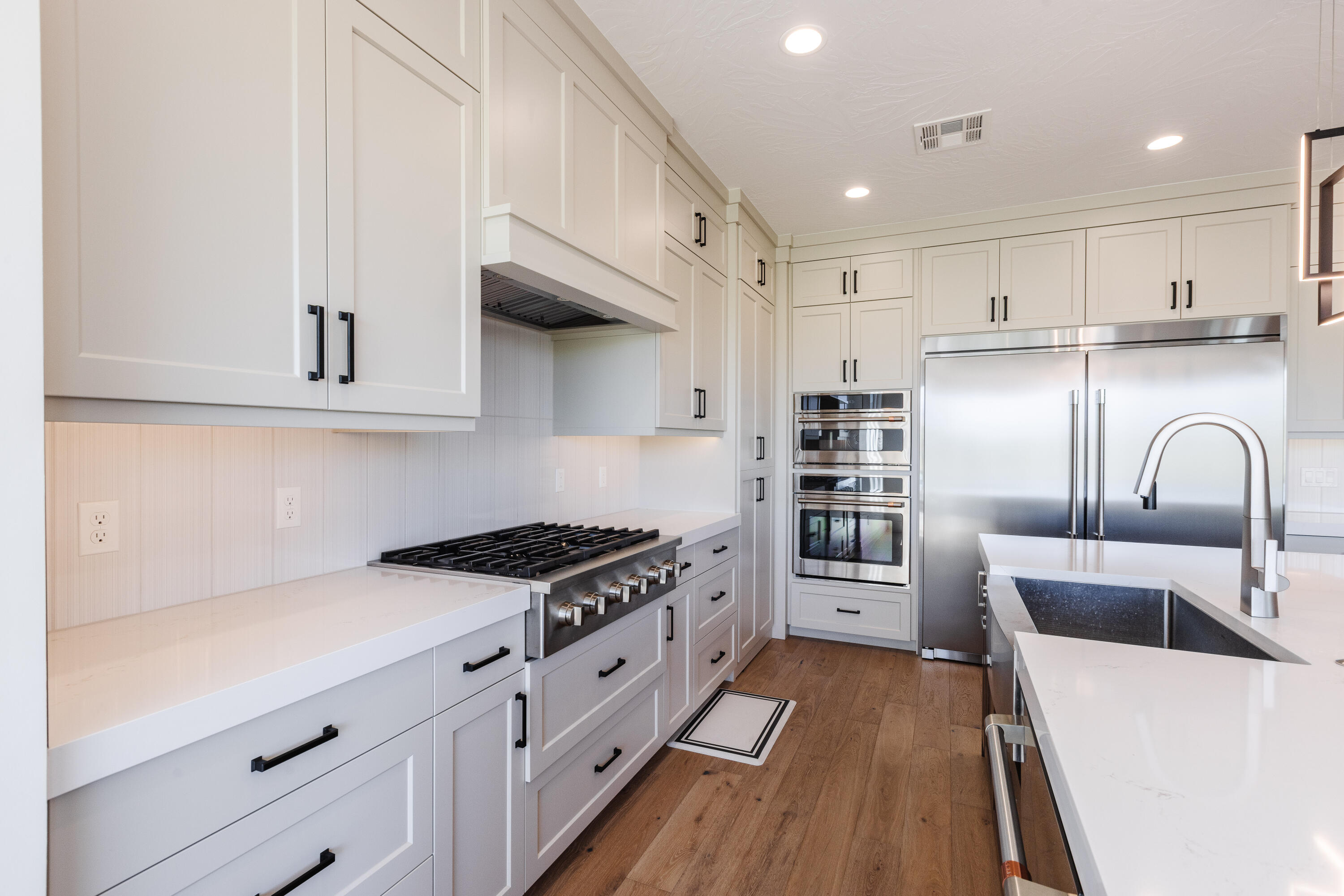 TONAQUINT TERRACE - Residential