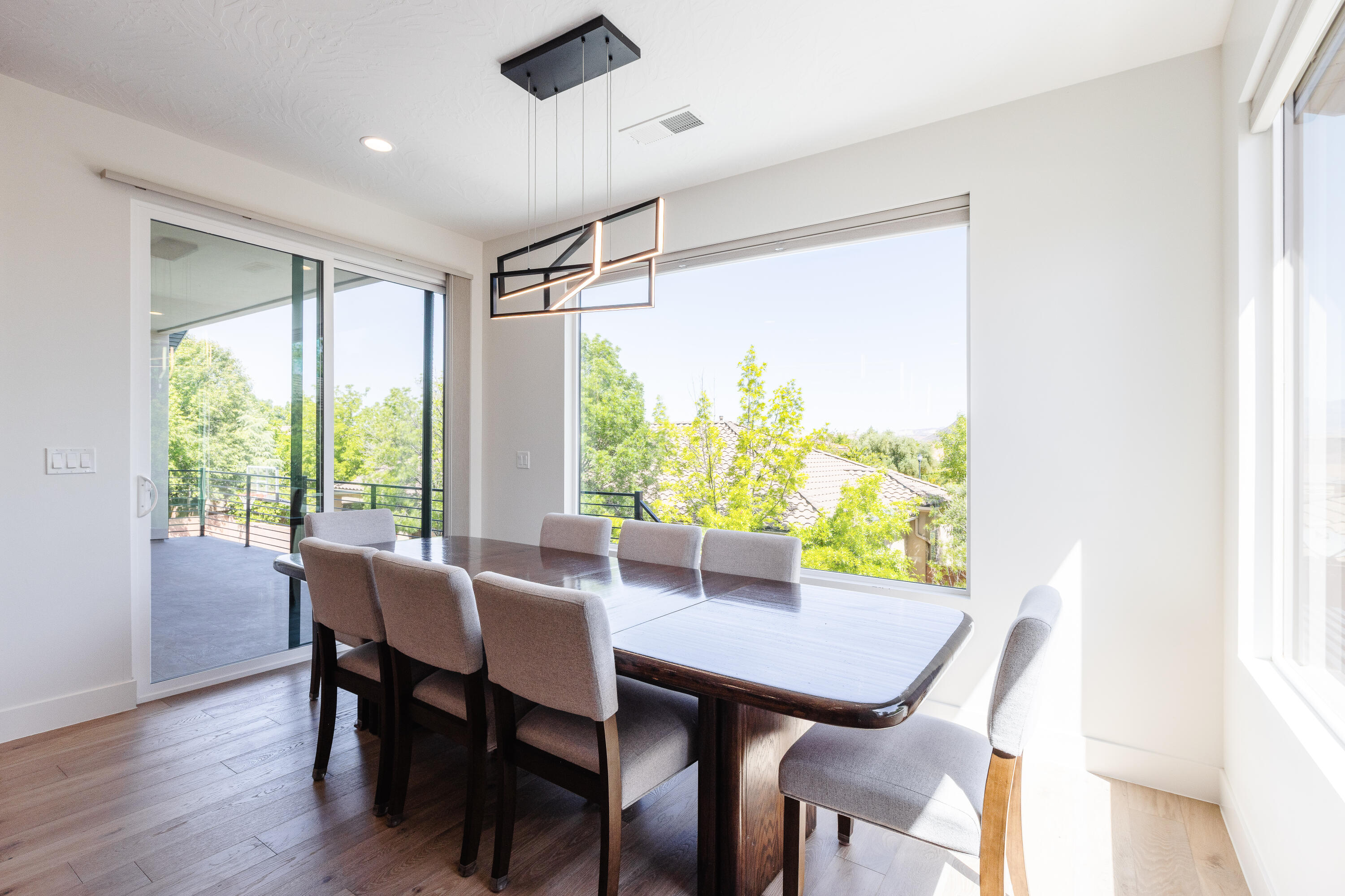 TONAQUINT TERRACE - Residential