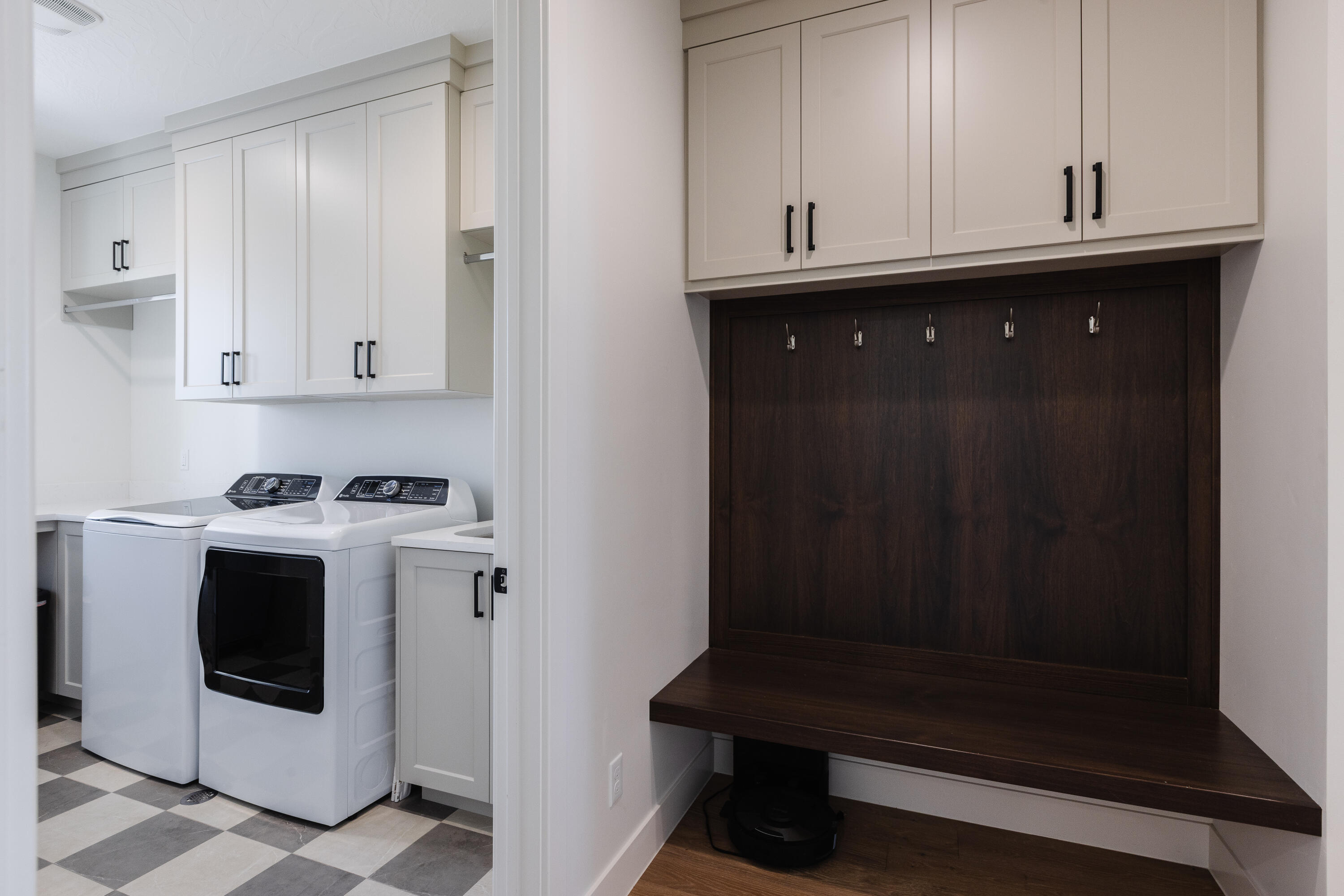 TONAQUINT TERRACE - Residential