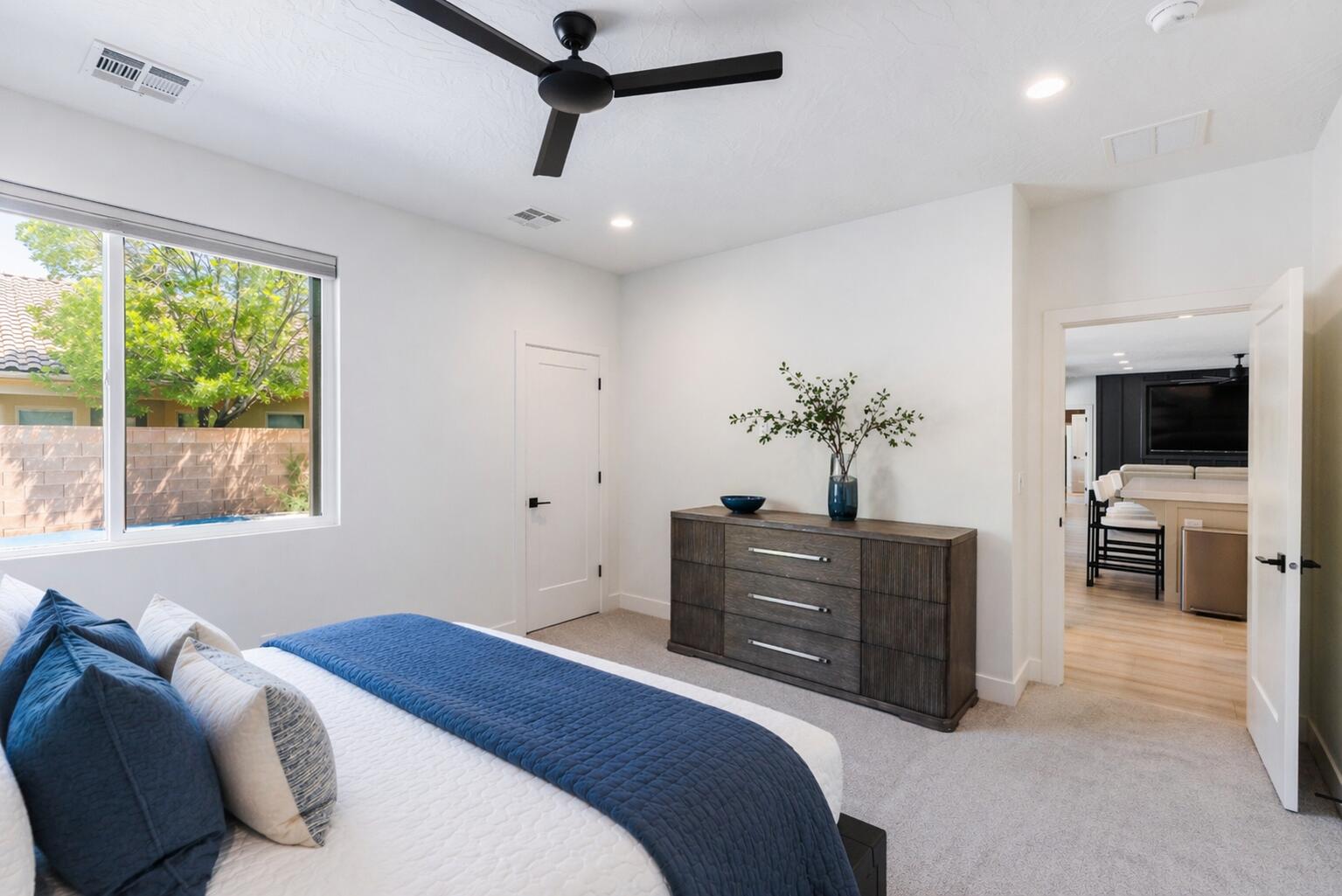 TONAQUINT TERRACE - Residential