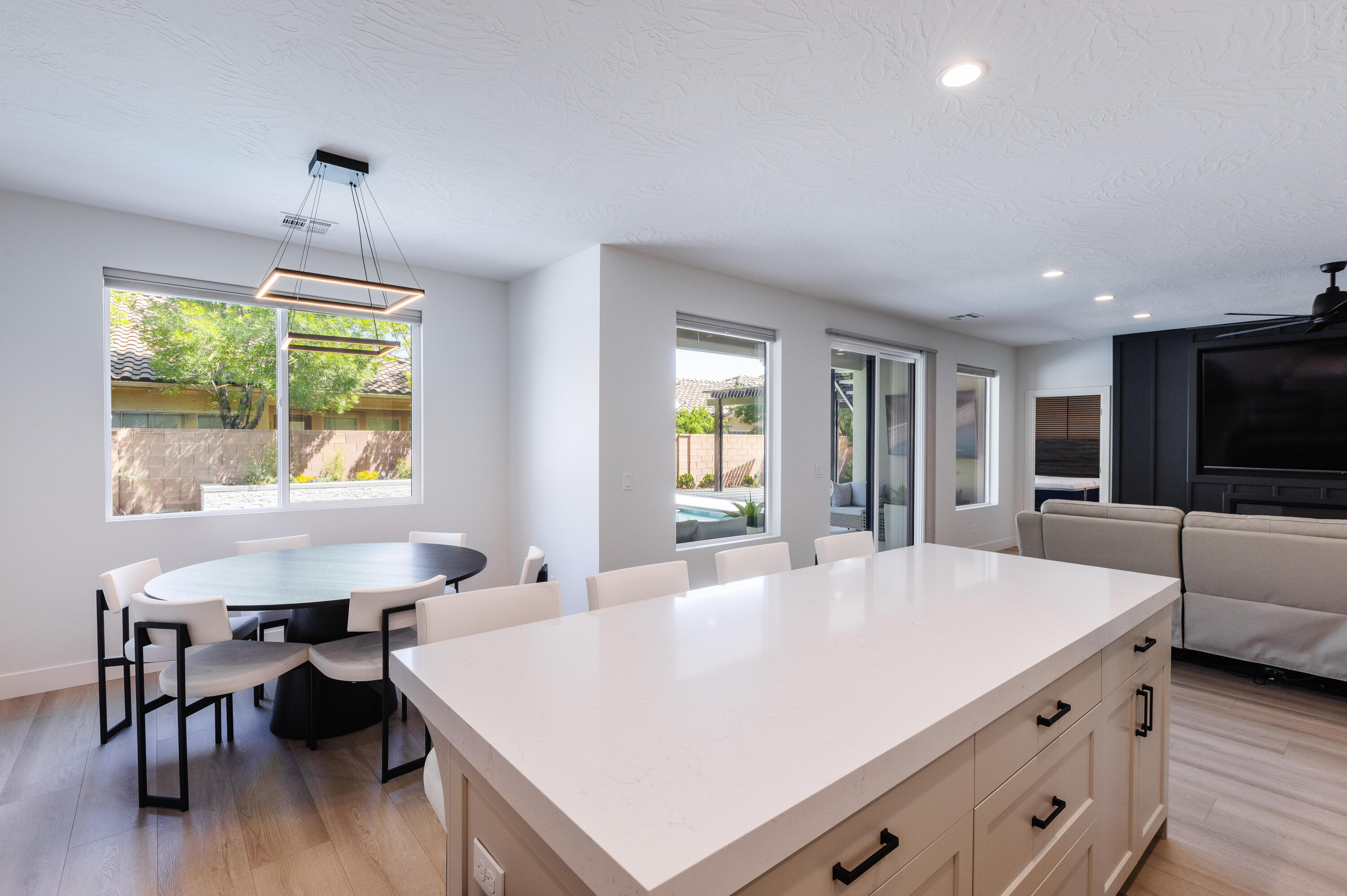 TONAQUINT TERRACE - Residential