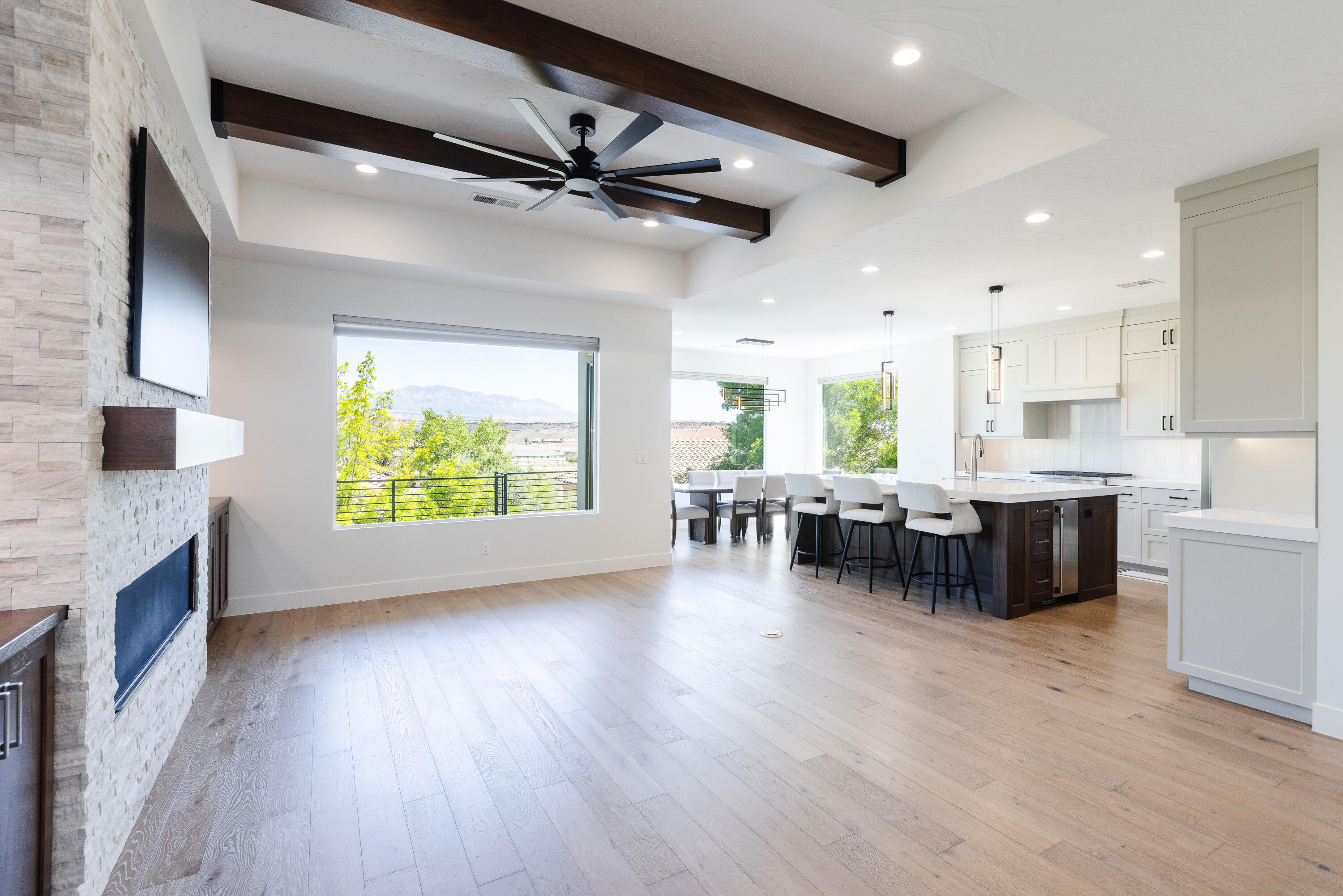 TONAQUINT TERRACE - Residential