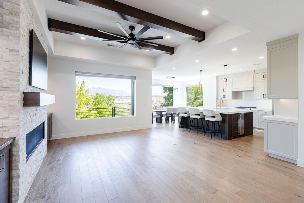 Photo of 1094 W 2370 S, Saint George, UT 84770 (MLS # 26-271666)