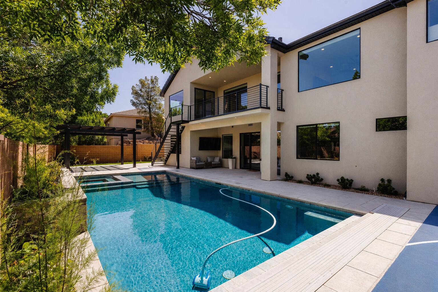 TONAQUINT TERRACE - Residential