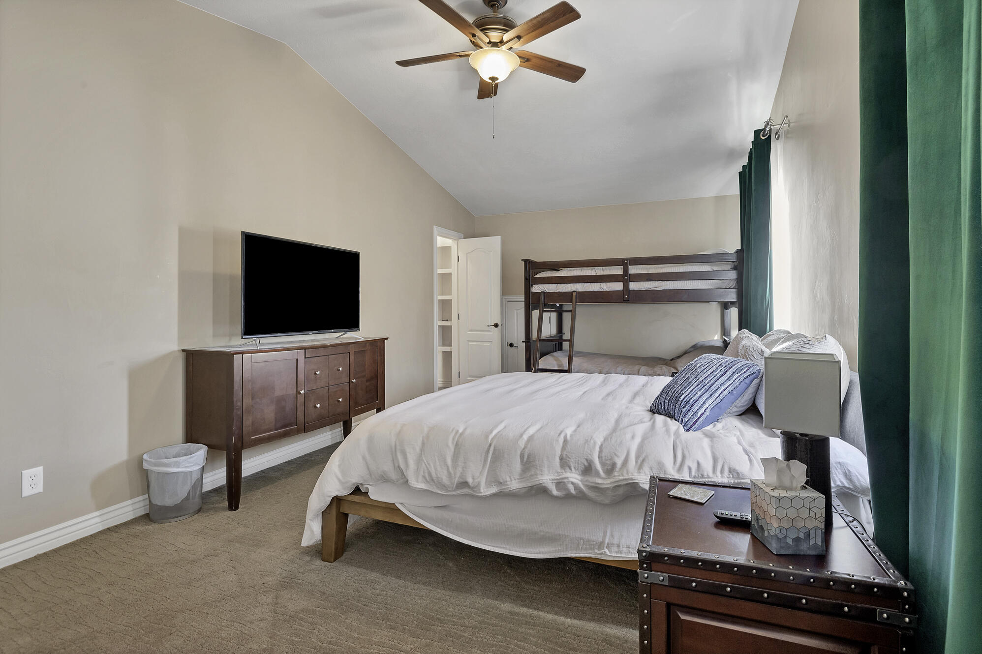 RIVER FRONT ESTATES - Residential