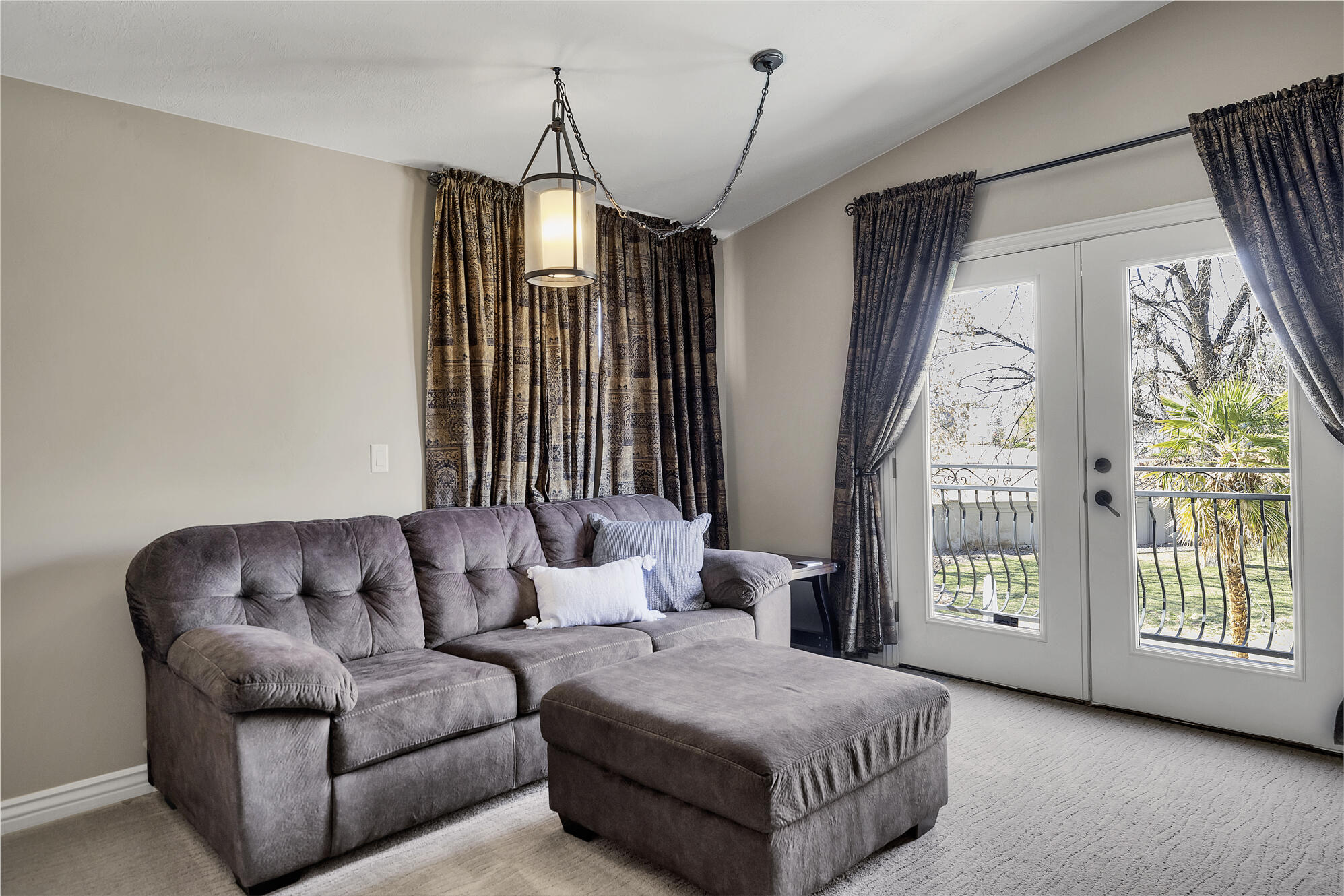 RIVER FRONT ESTATES - Residential