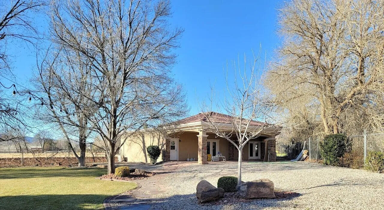 RIVER FRONT ESTATES - Residential