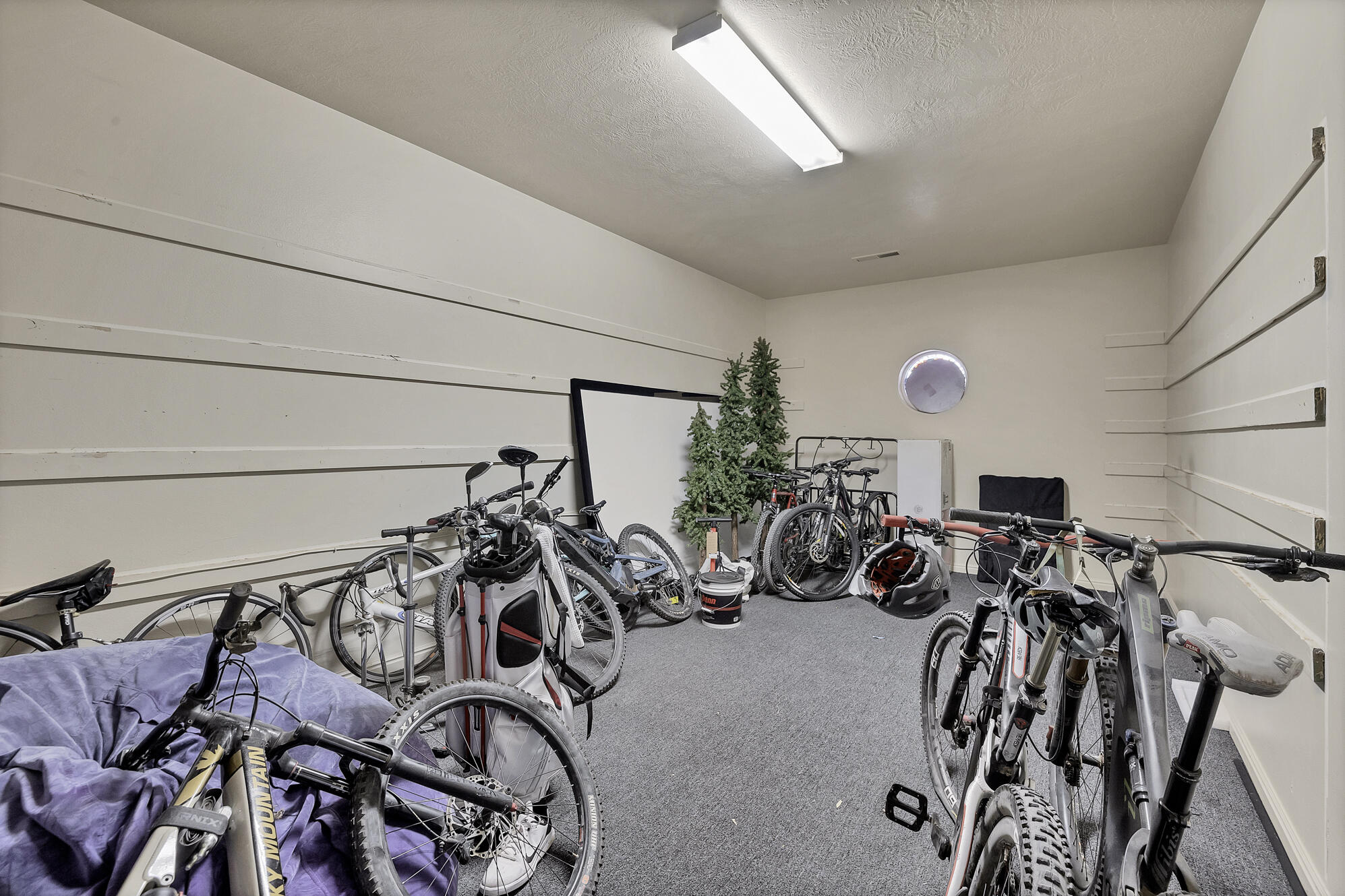 RIVER FRONT ESTATES - Residential