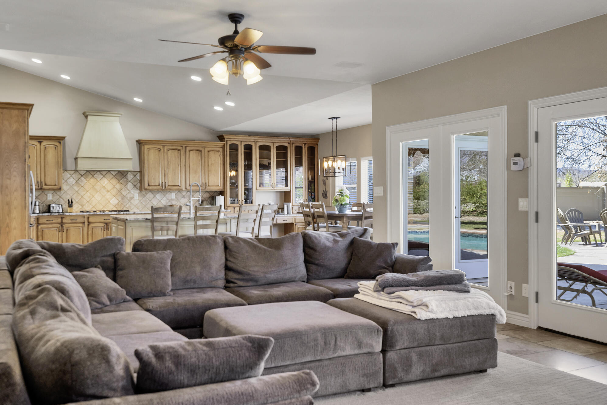 RIVER FRONT ESTATES - Residential