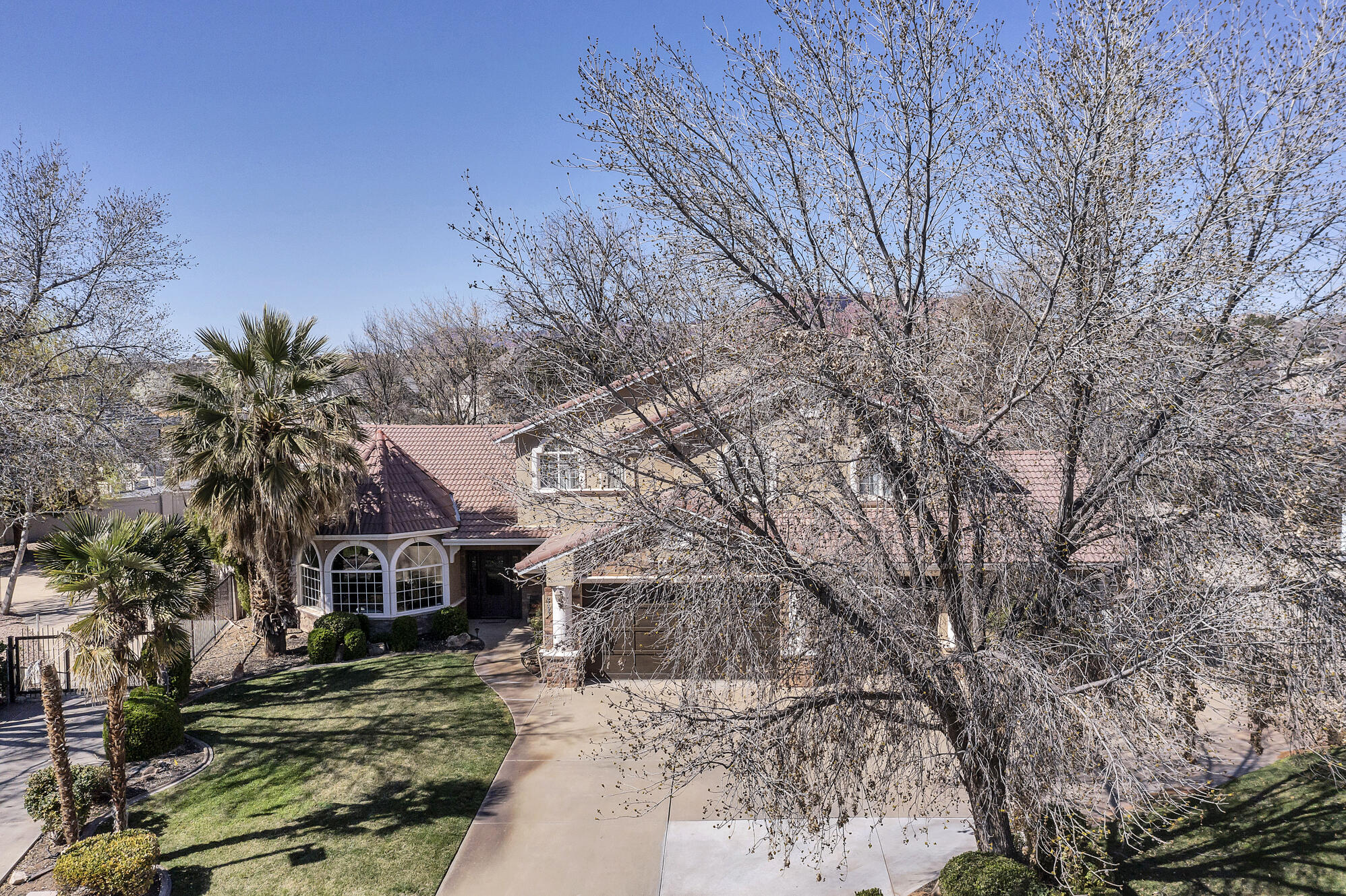 RIVER FRONT ESTATES - Residential