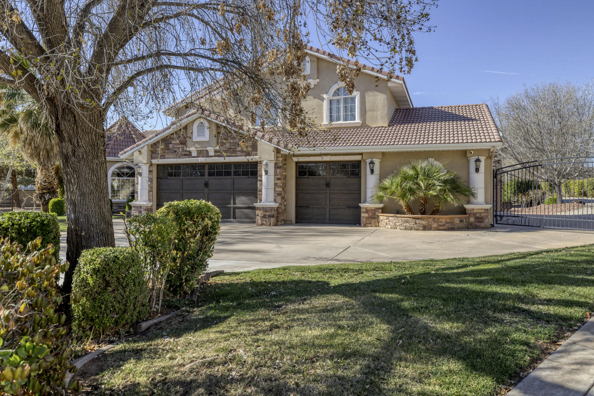 RIVER FRONT ESTATES - Residential