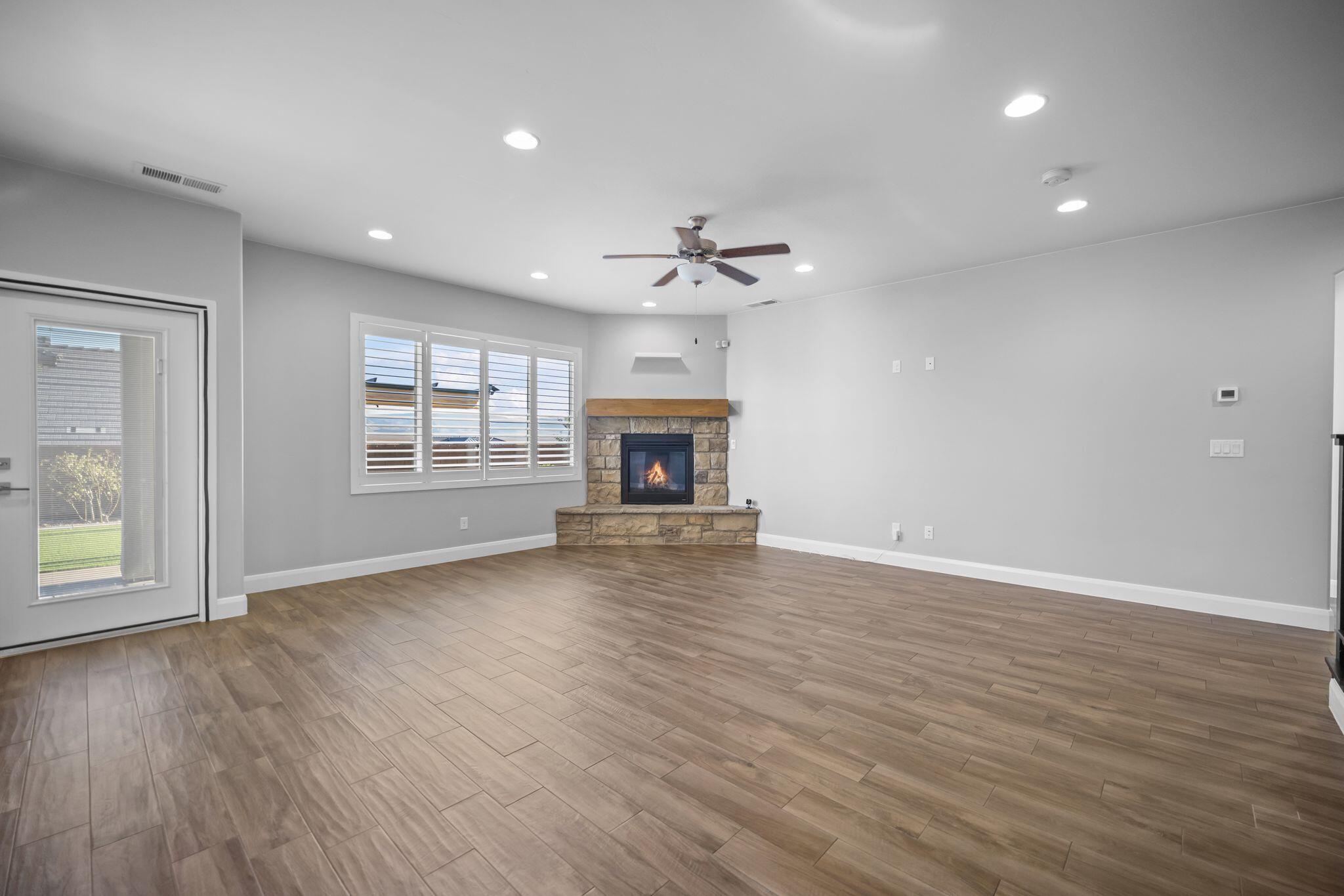 DESERT HEIGHTS - Residential