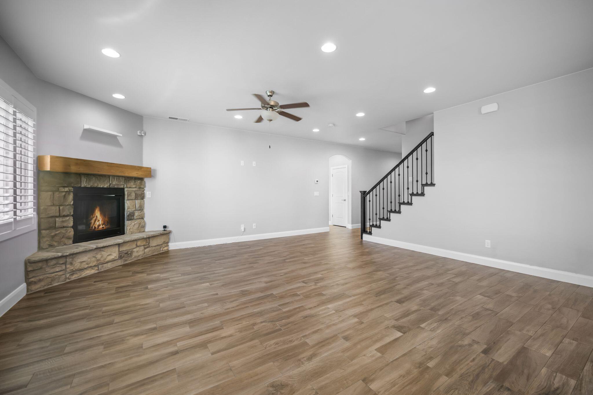 DESERT HEIGHTS - Residential