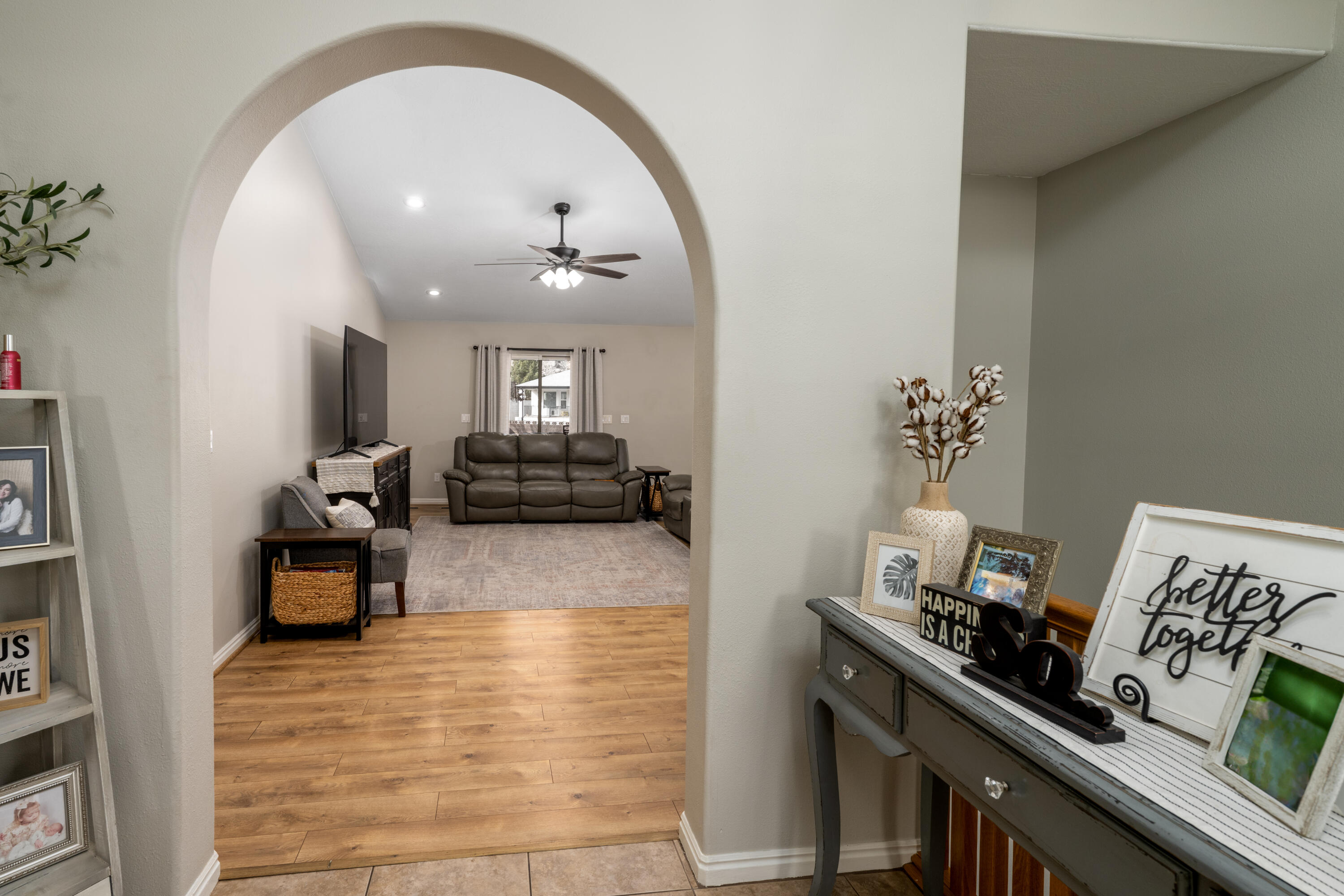 BLOOMINGTON HILLS - Residential