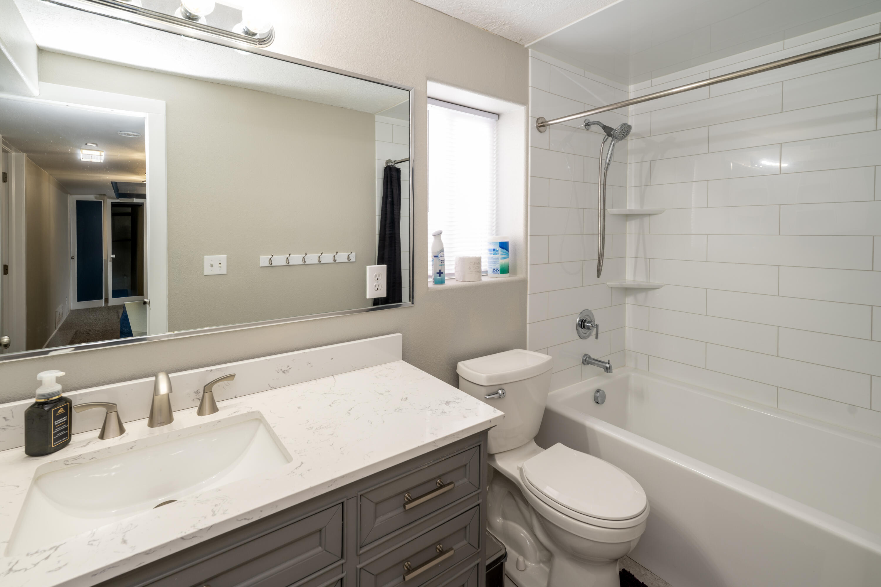 BLOOMINGTON HILLS - Residential