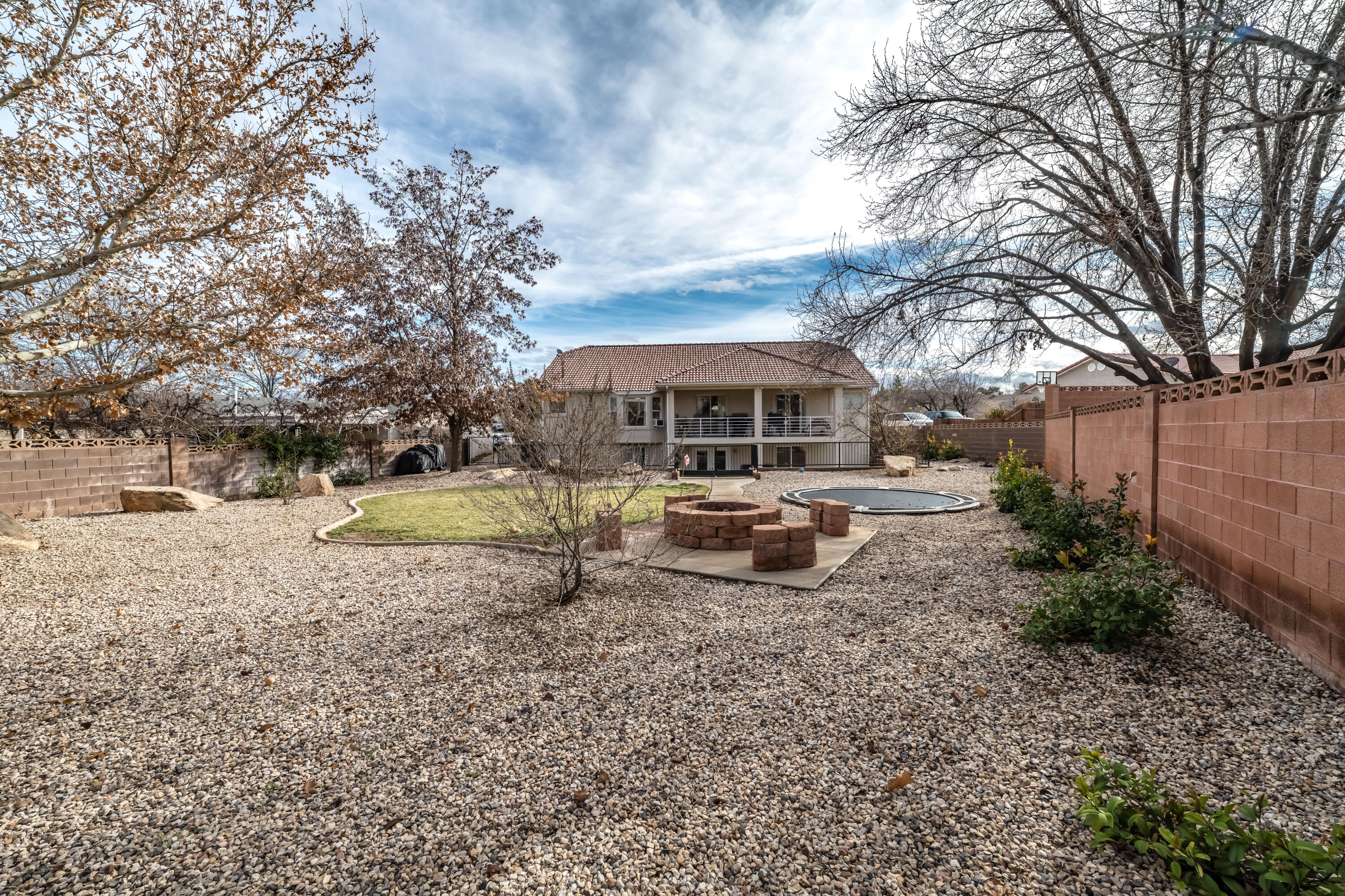 BLOOMINGTON HILLS - Residential