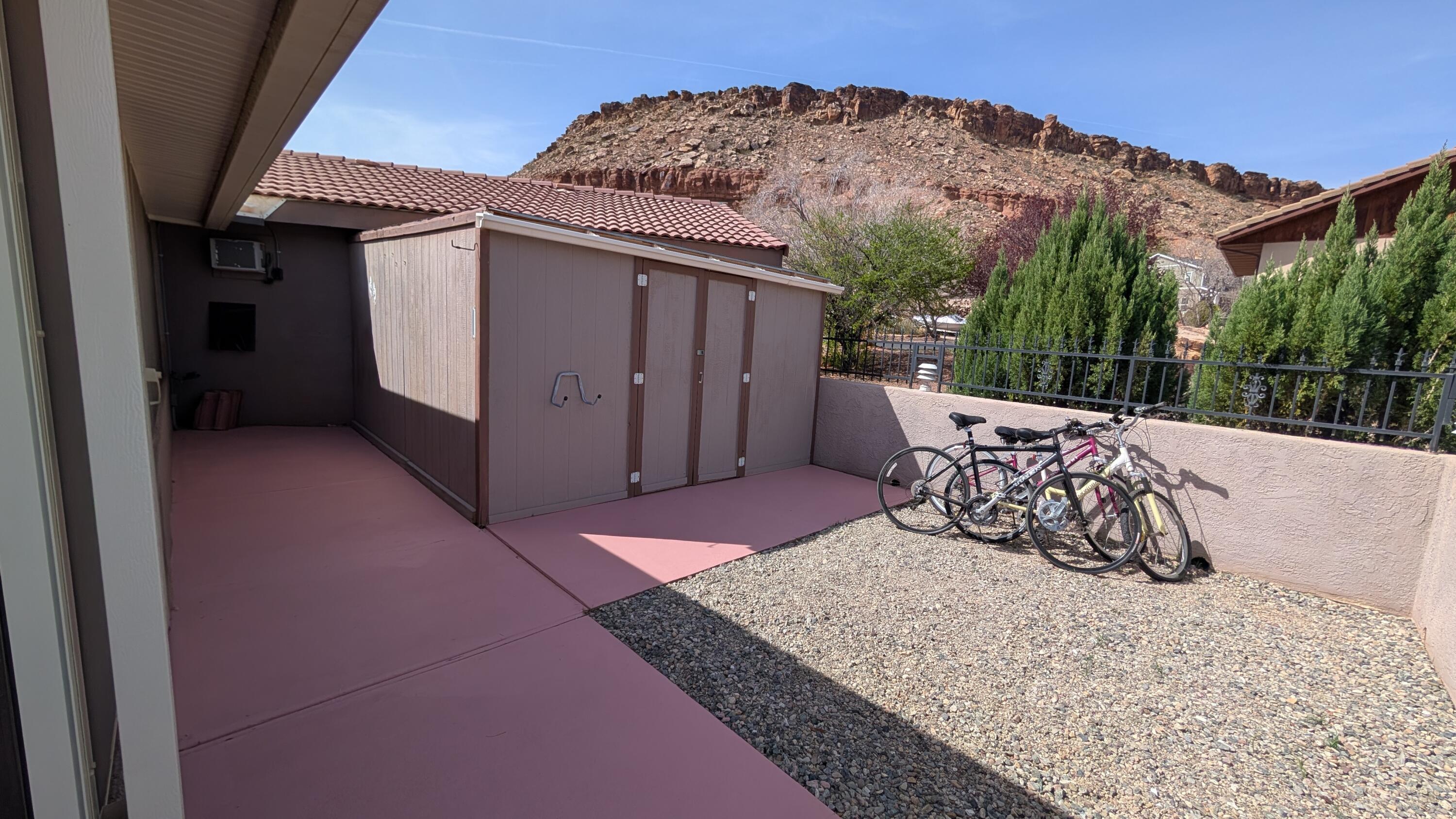 BLOOMINGTON COUNTRY CLUB - Residential