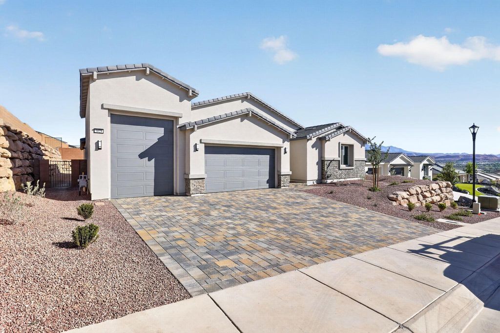 Photo of 3028 W Orco LN, Saint George, UT 84770 (MLS # 26-271540)
