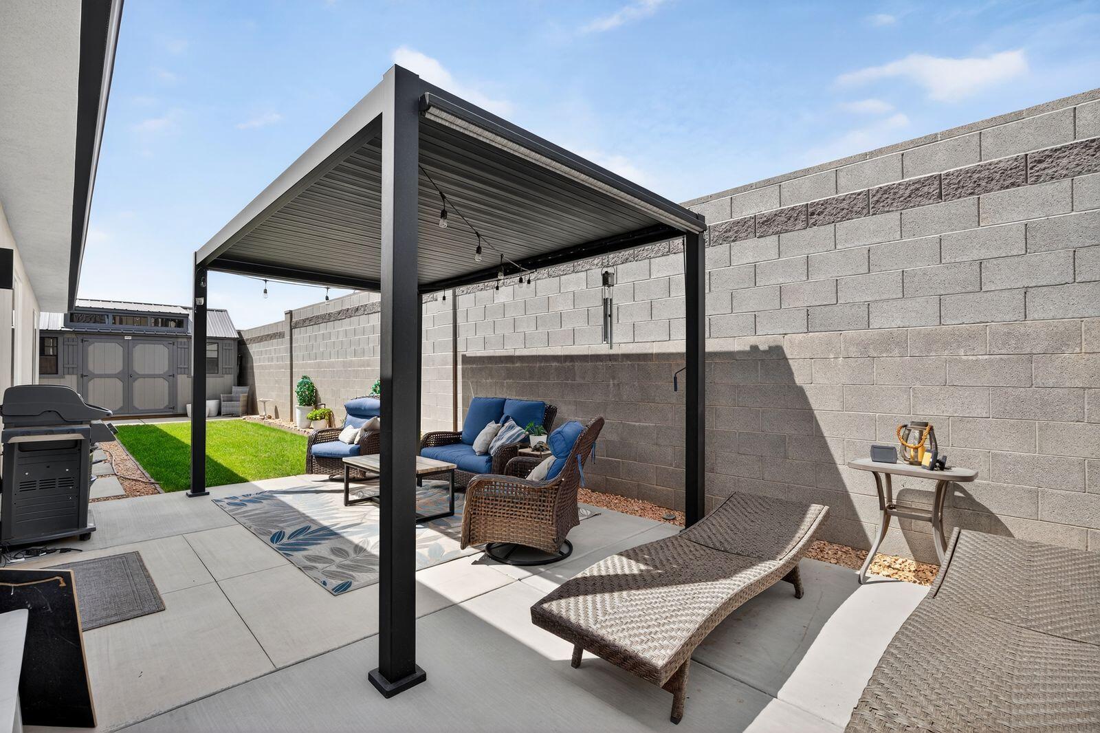 PEREGRINE POINTE WEST - Residential