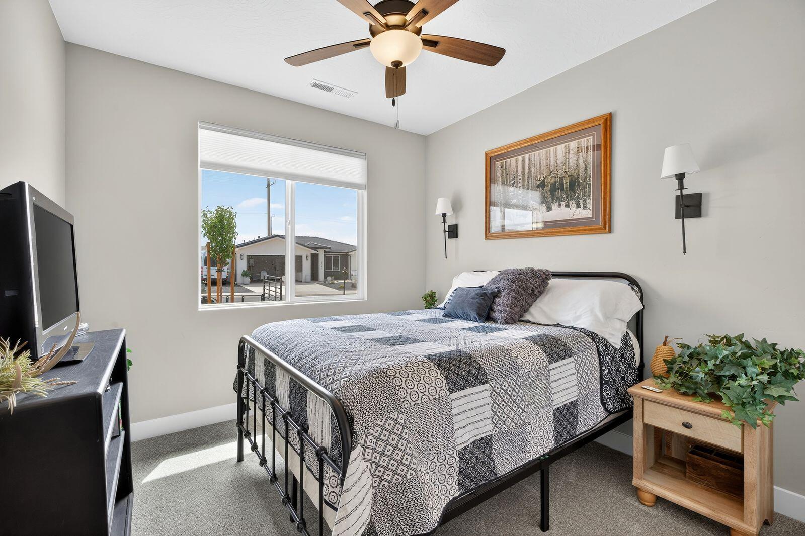 PEREGRINE POINTE WEST - Residential