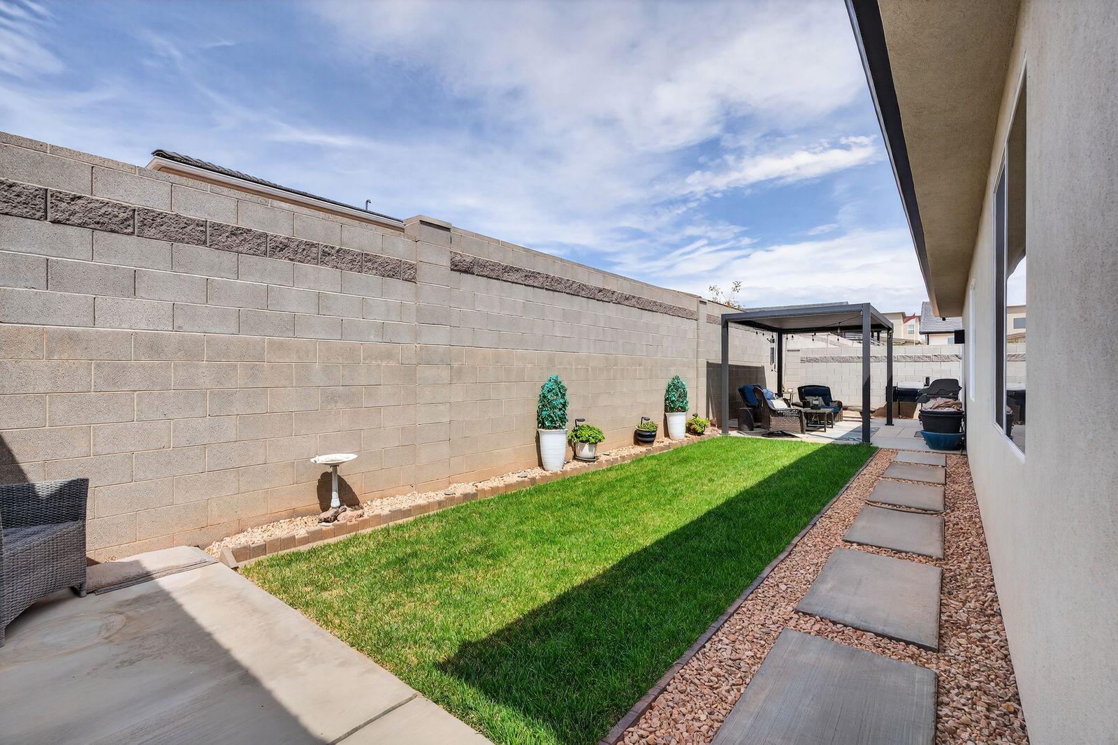 PEREGRINE POINTE WEST - Residential