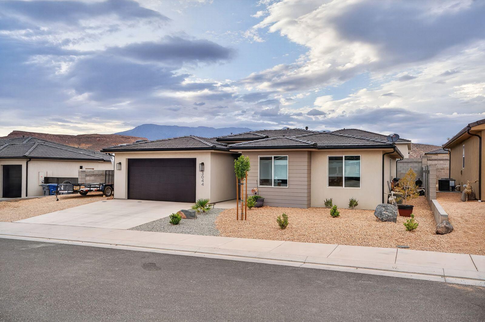 PEREGRINE POINTE WEST - Residential