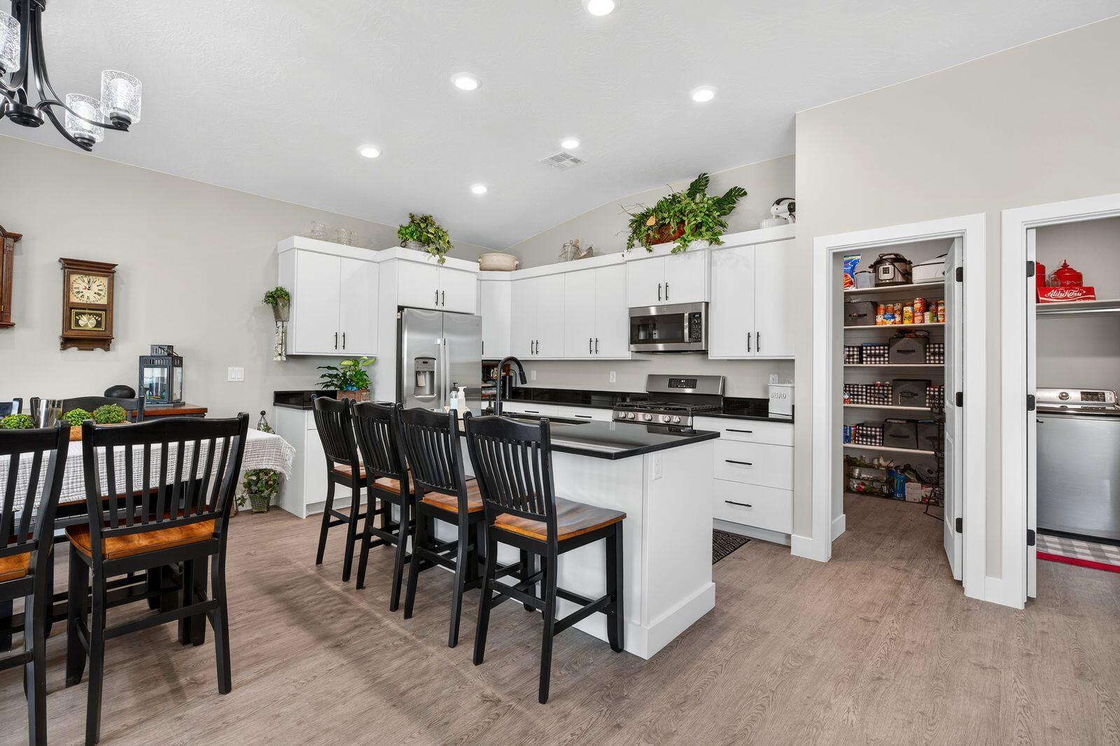 PEREGRINE POINTE WEST - Residential