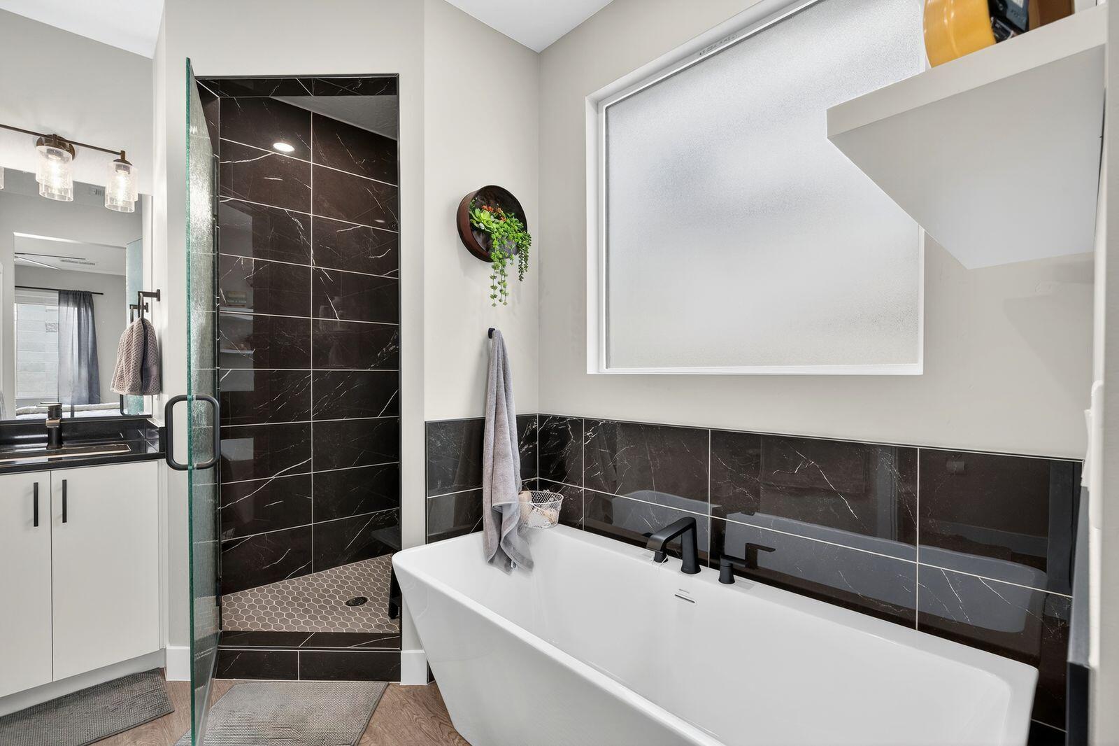 PEREGRINE POINTE WEST - Residential