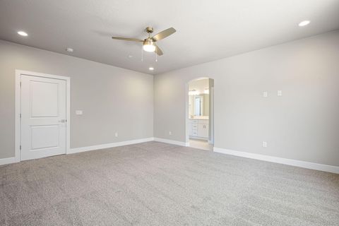 Tiny photo for 278 N 2020 W, Hurricane, UT 84737 (MLS # 26-271761)