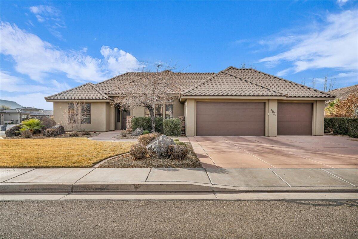 TWIN CREEKS AT STONEBRIDGE - Residential