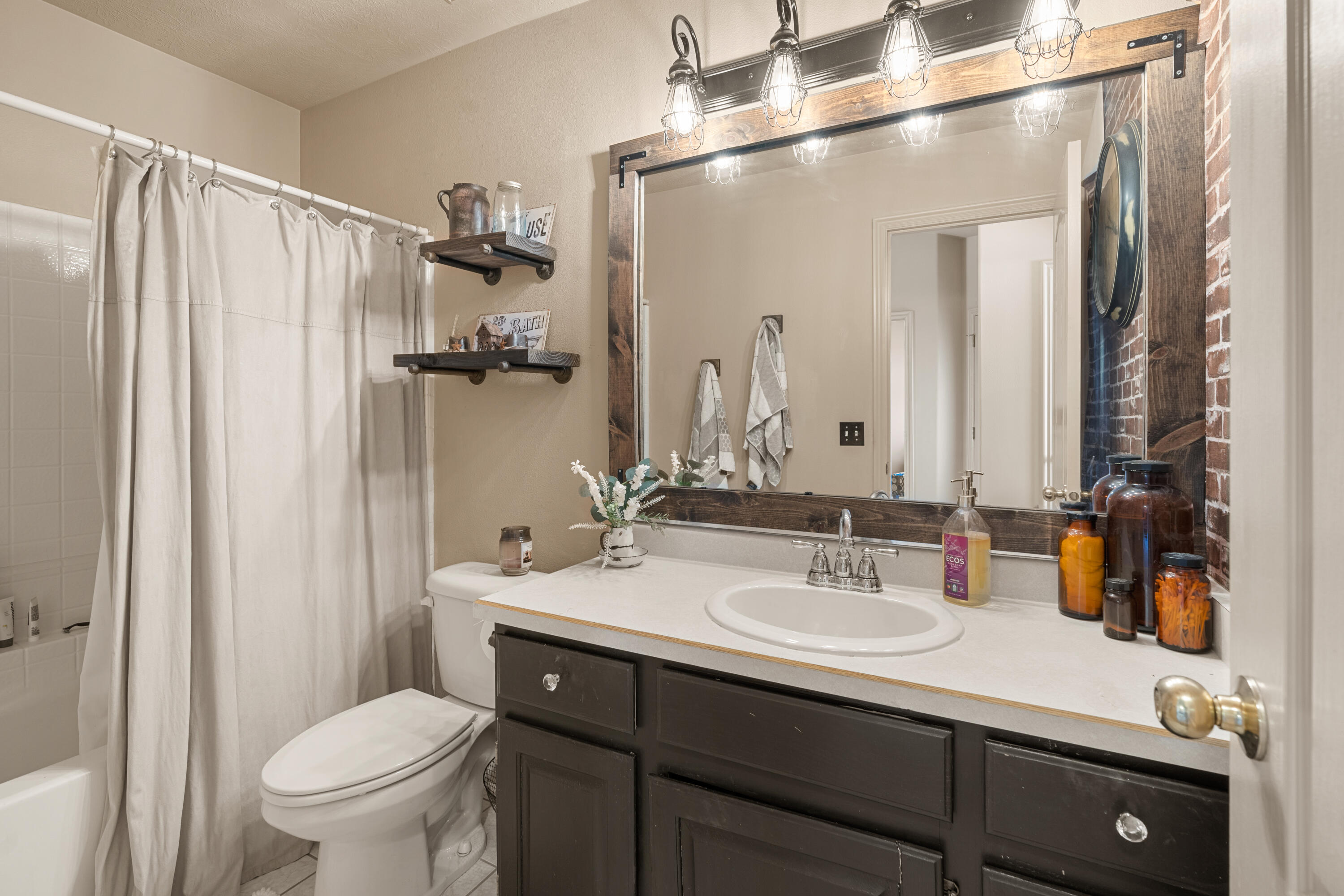 PADRE LAKES TOWNHOMES - Residential