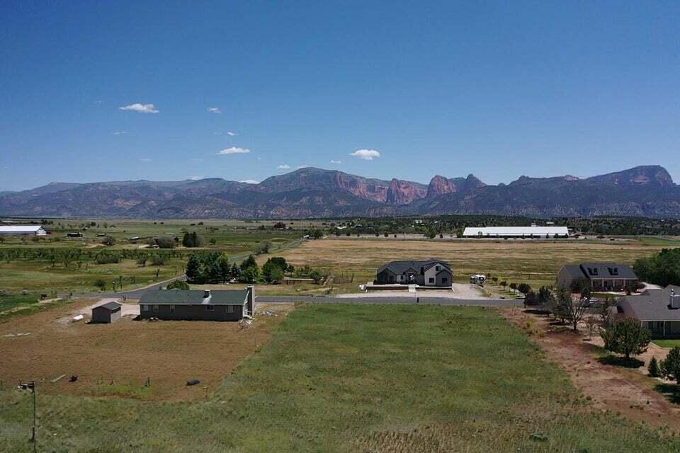 GREEN ACRES - Land