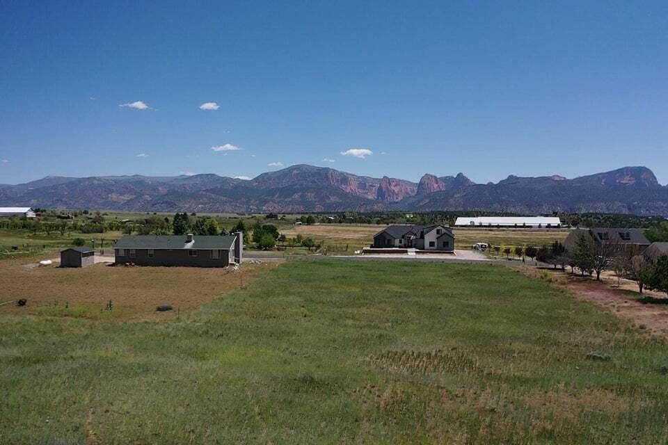 GREEN ACRES - Land