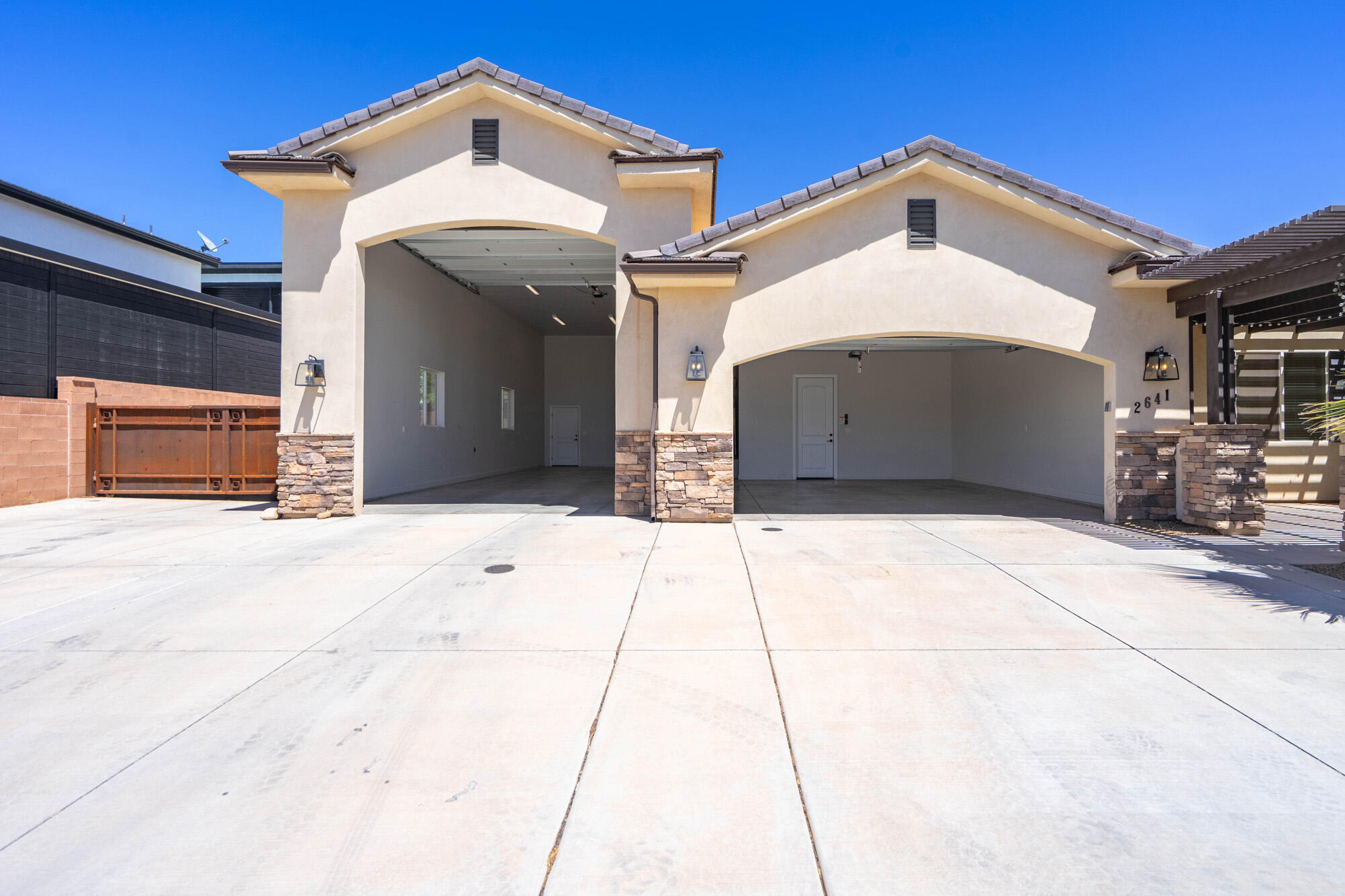 DIXIE SPRINGS - Residential