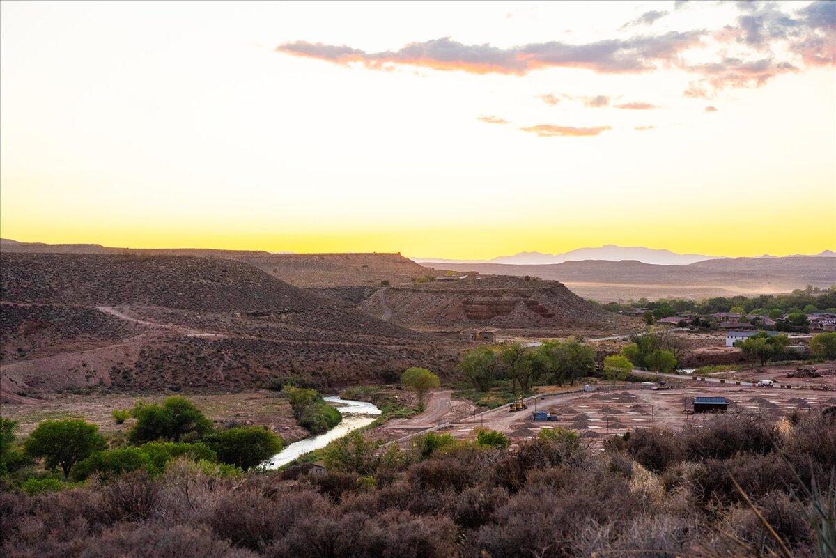 VIRGIN TOWNSITE - Land