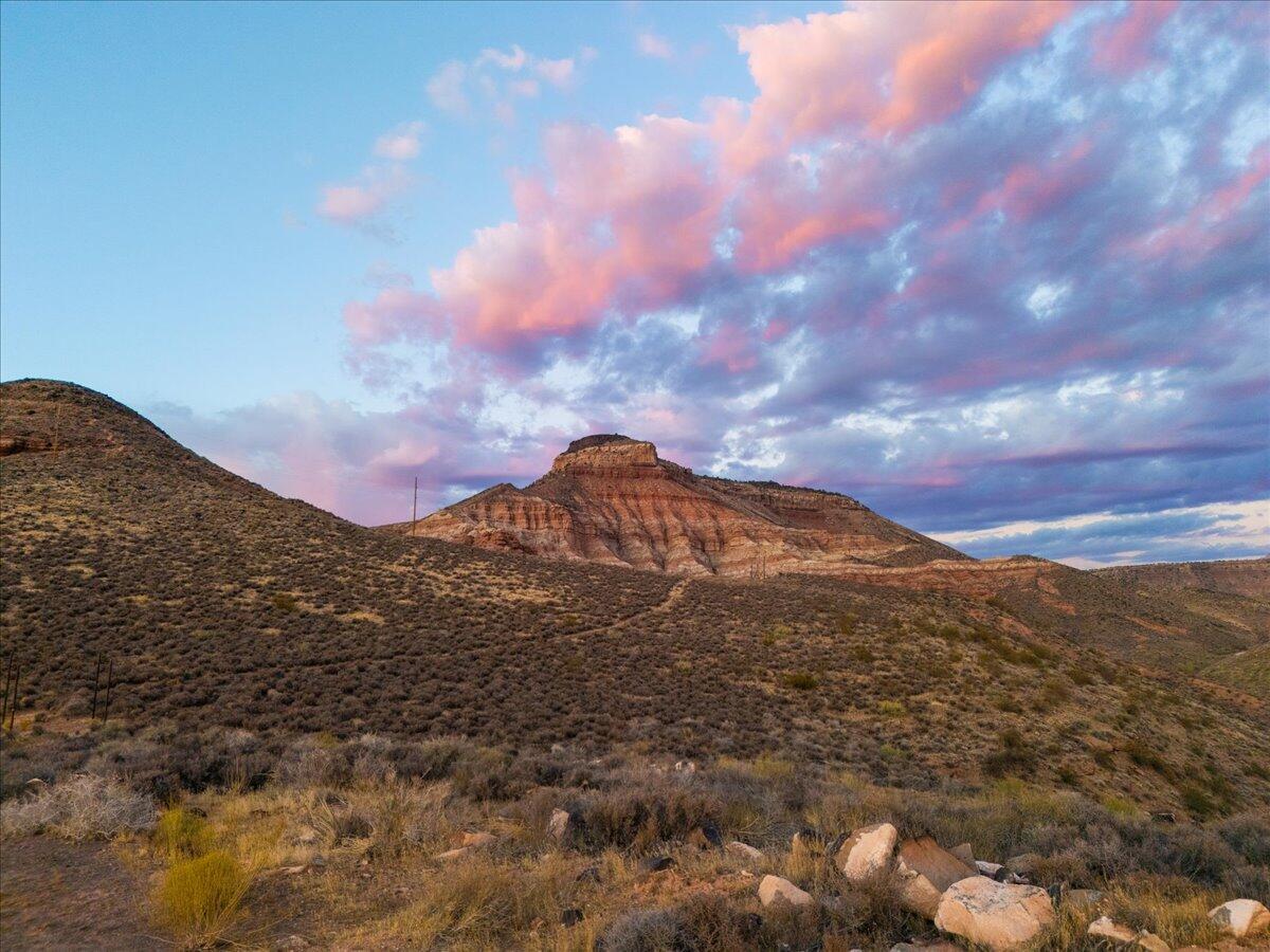 VIRGIN TOWNSITE - Land