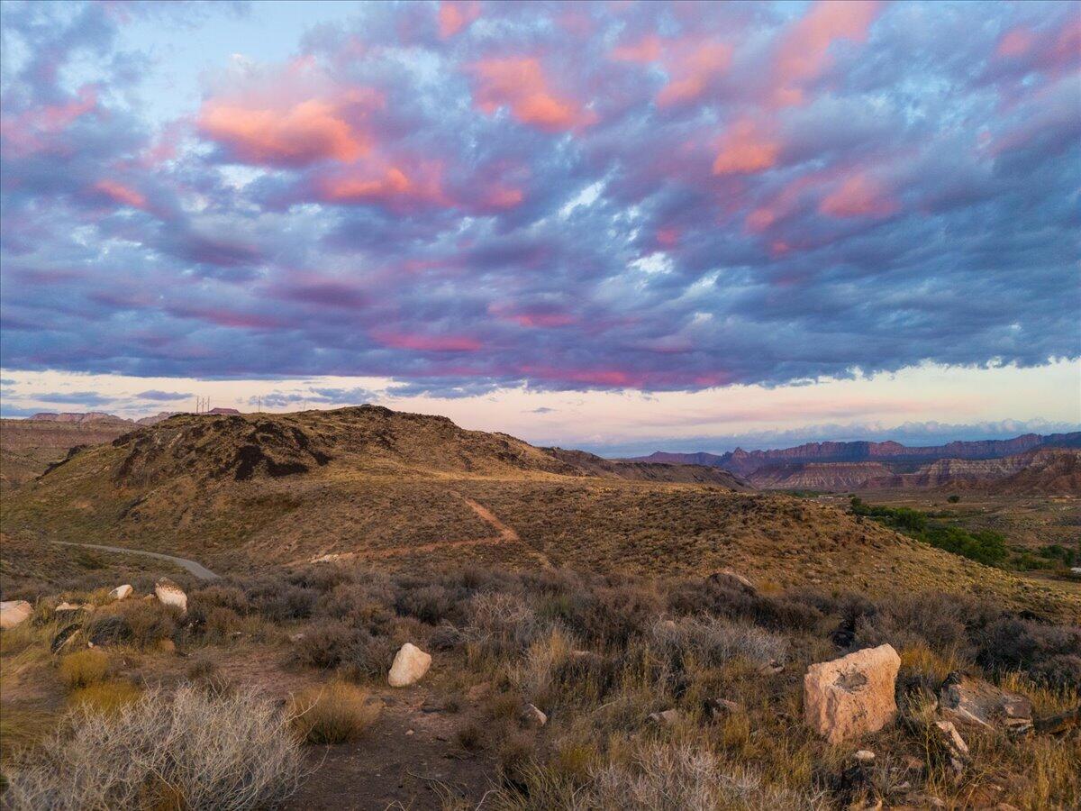 VIRGIN TOWNSITE - Land